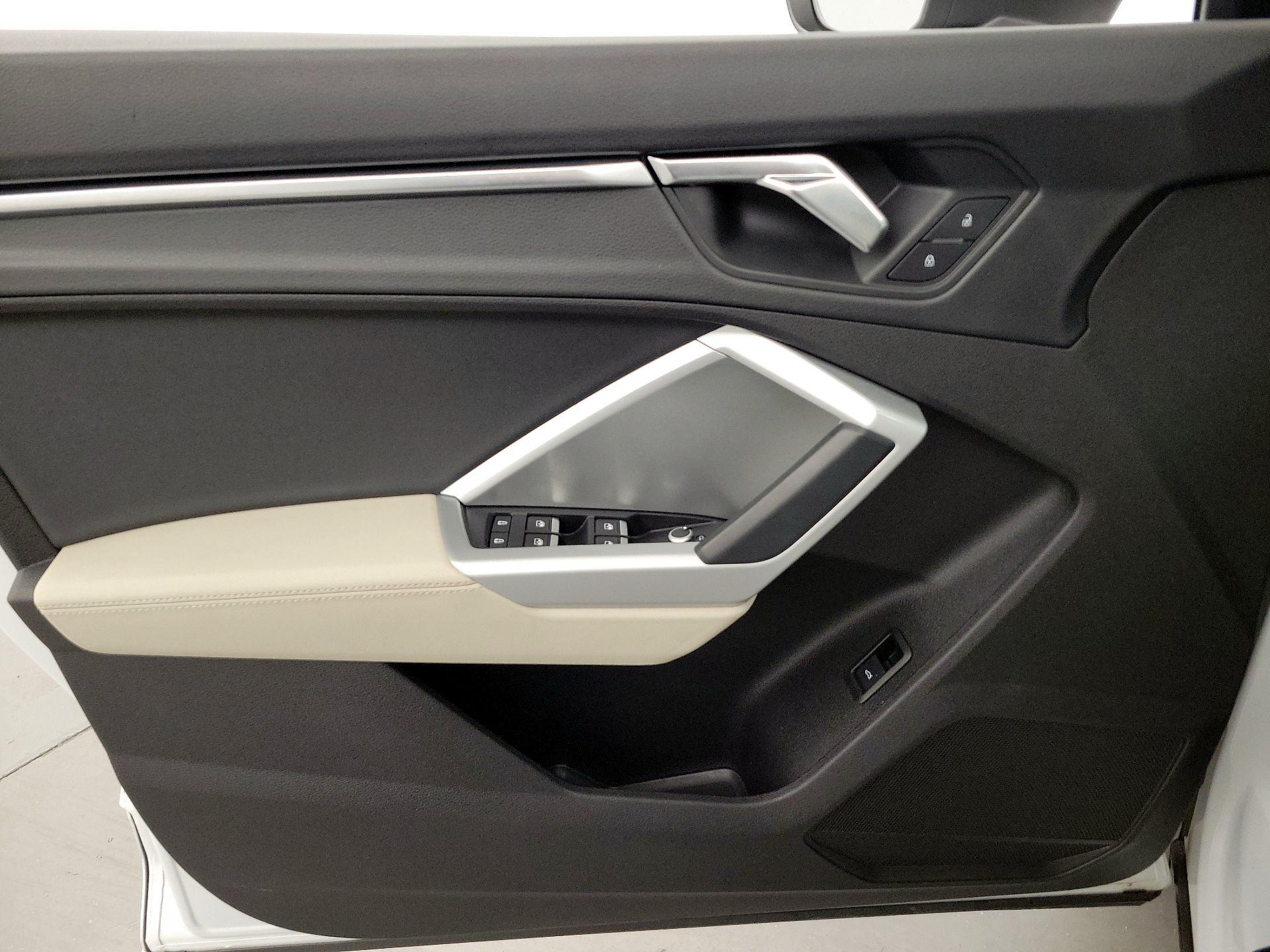 Thumbnail: 2020 Audi Q3 - 12