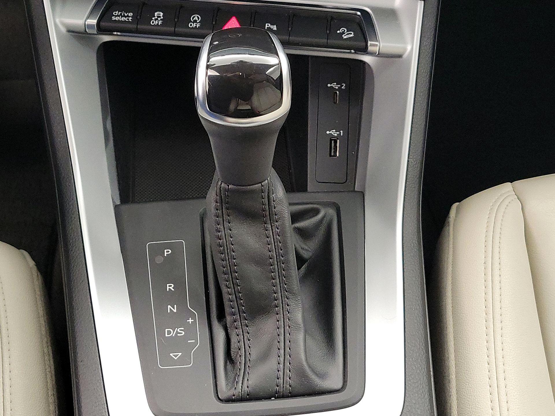 Thumbnail: 2020 Audi Q3 - 17