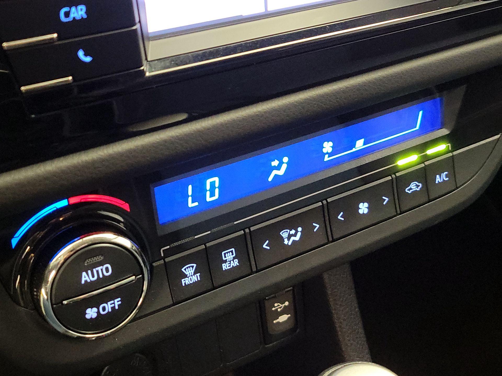 Thumbnail: 2016 Toyota Corolla - 16