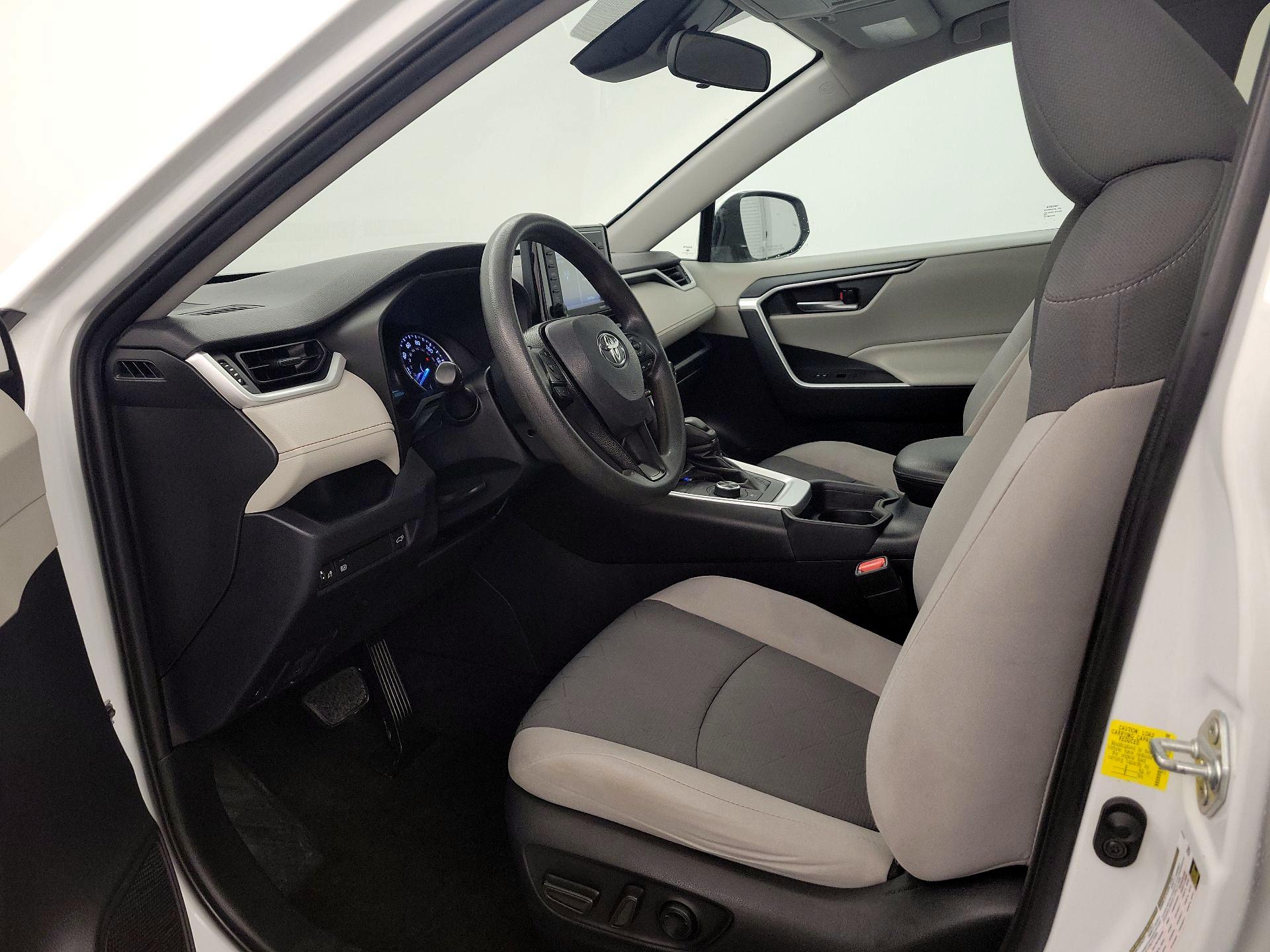 Thumbnail: 2020 Toyota RAV4 - 11