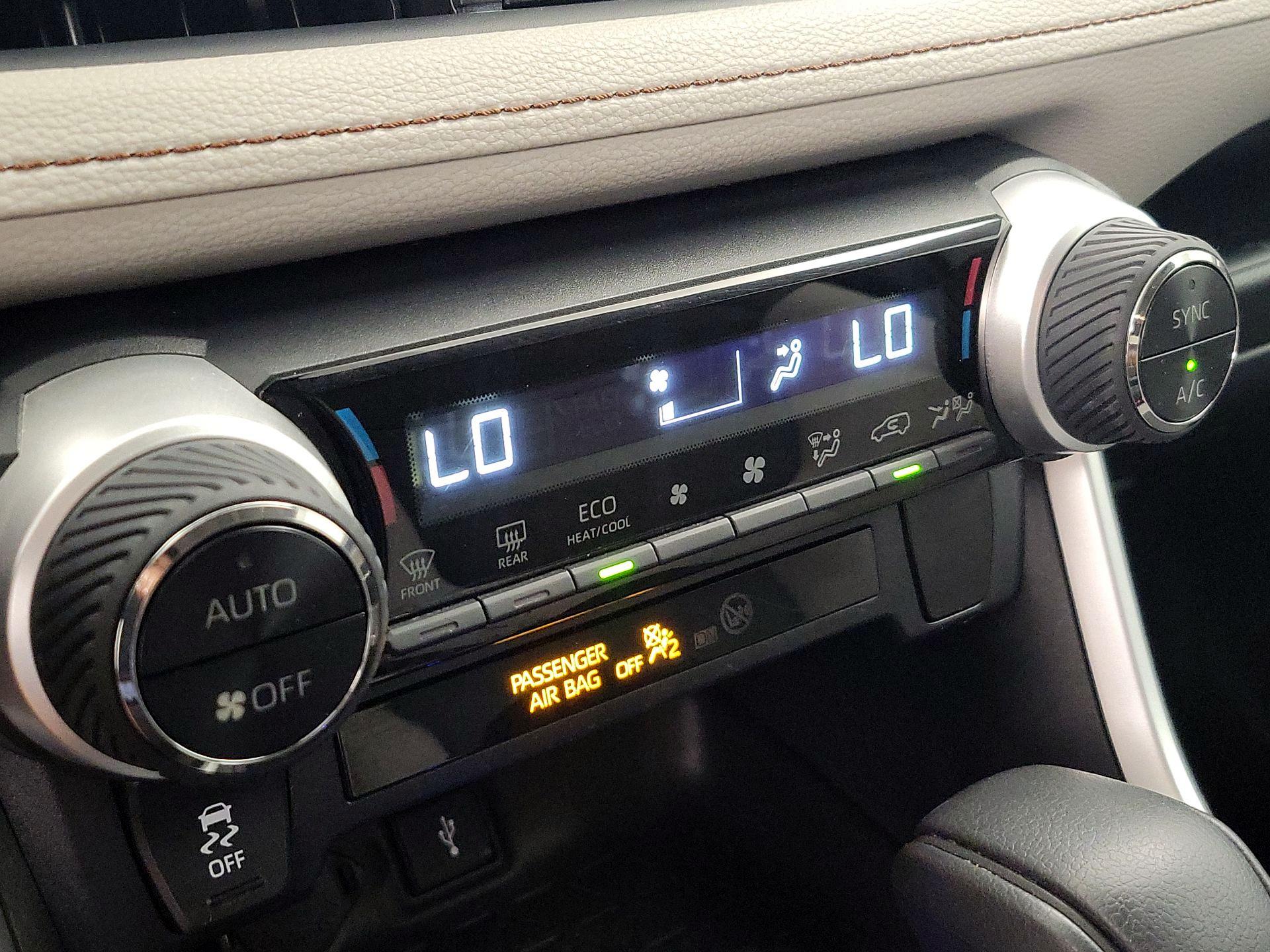 Thumbnail: 2020 Toyota RAV4 - 16