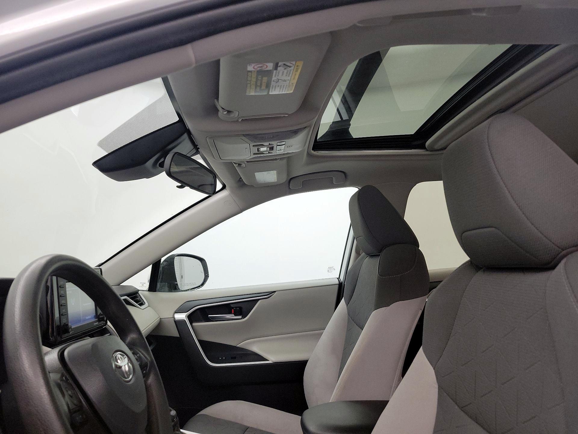 Thumbnail: 2020 Toyota RAV4 - 19