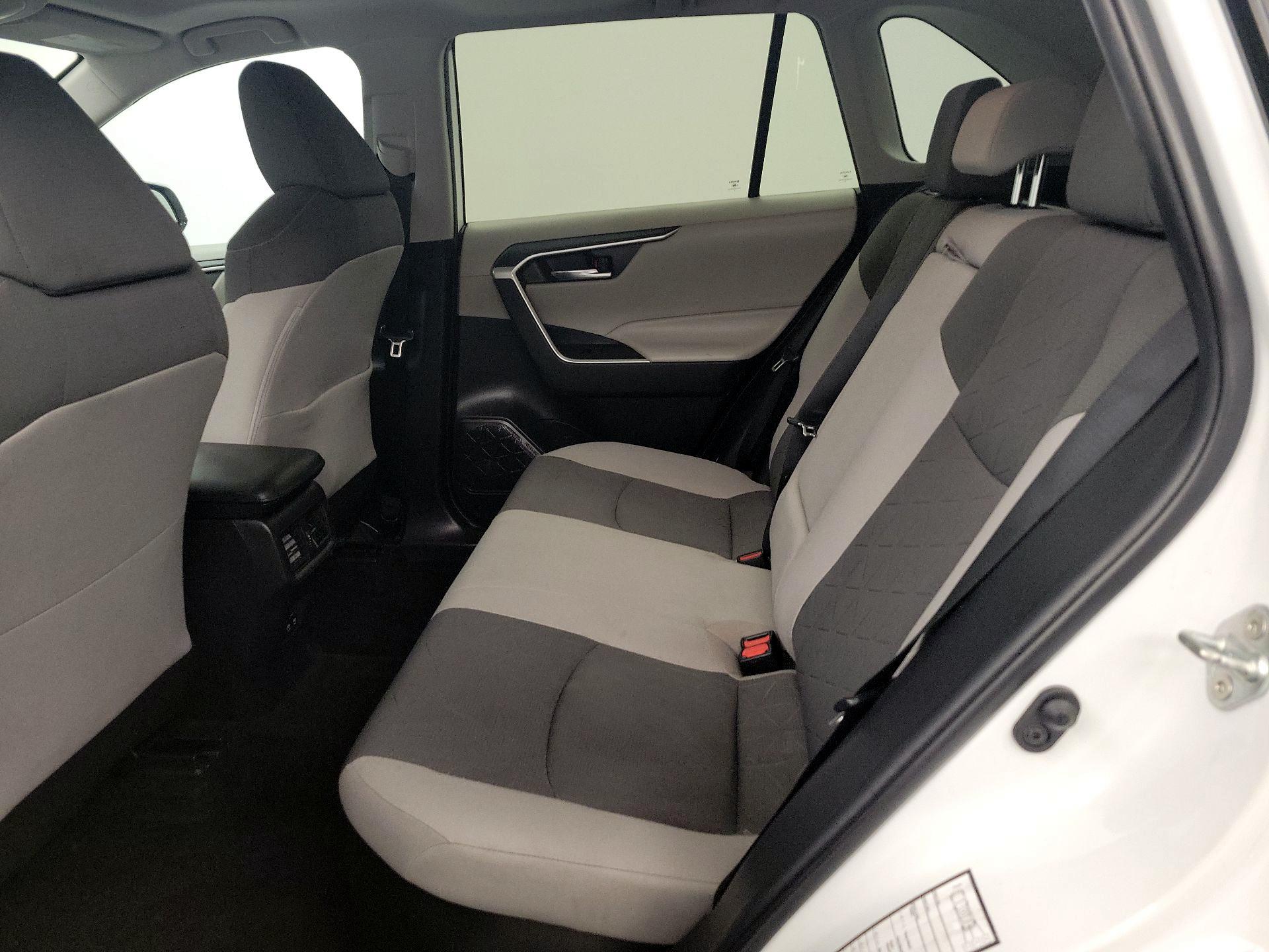 Thumbnail: 2020 Toyota RAV4 - 20