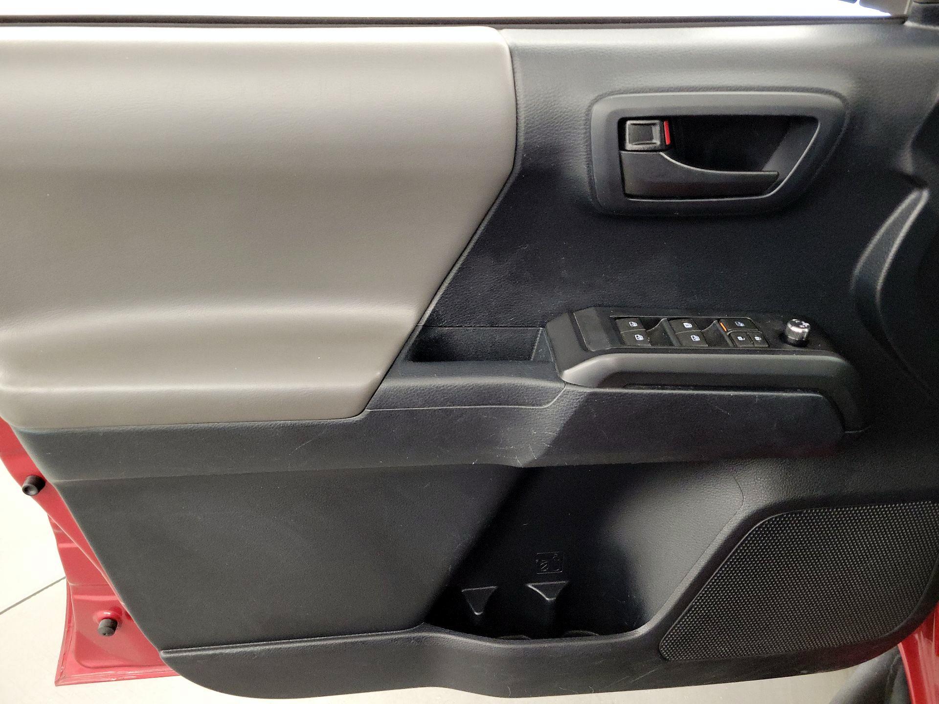 Thumbnail: 2017 Toyota Tacoma - 12