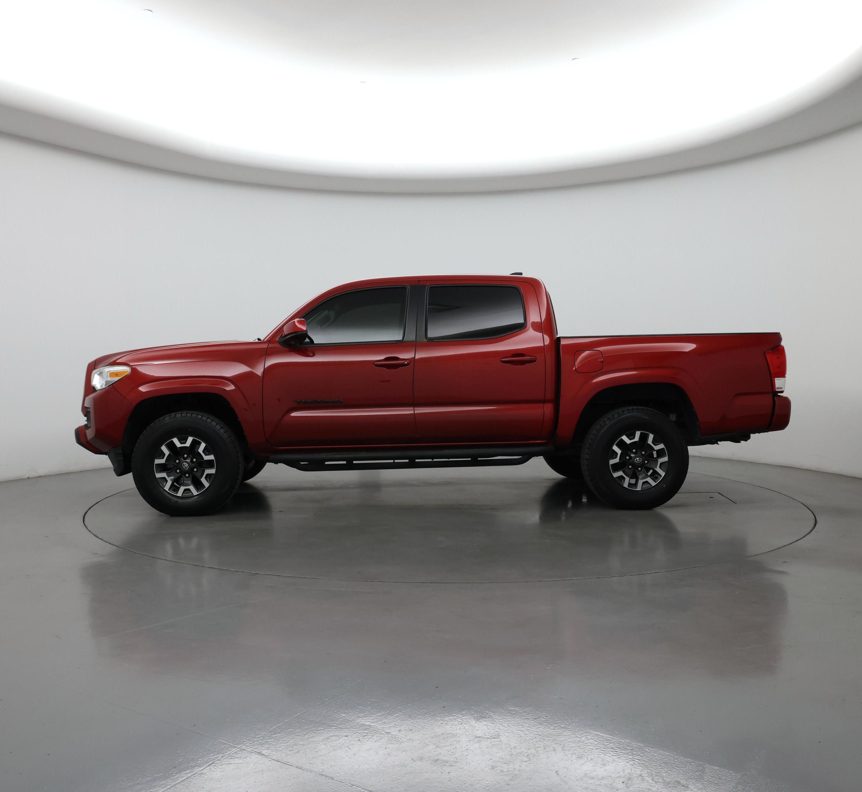 Thumbnail: 2017 Toyota Tacoma - 3