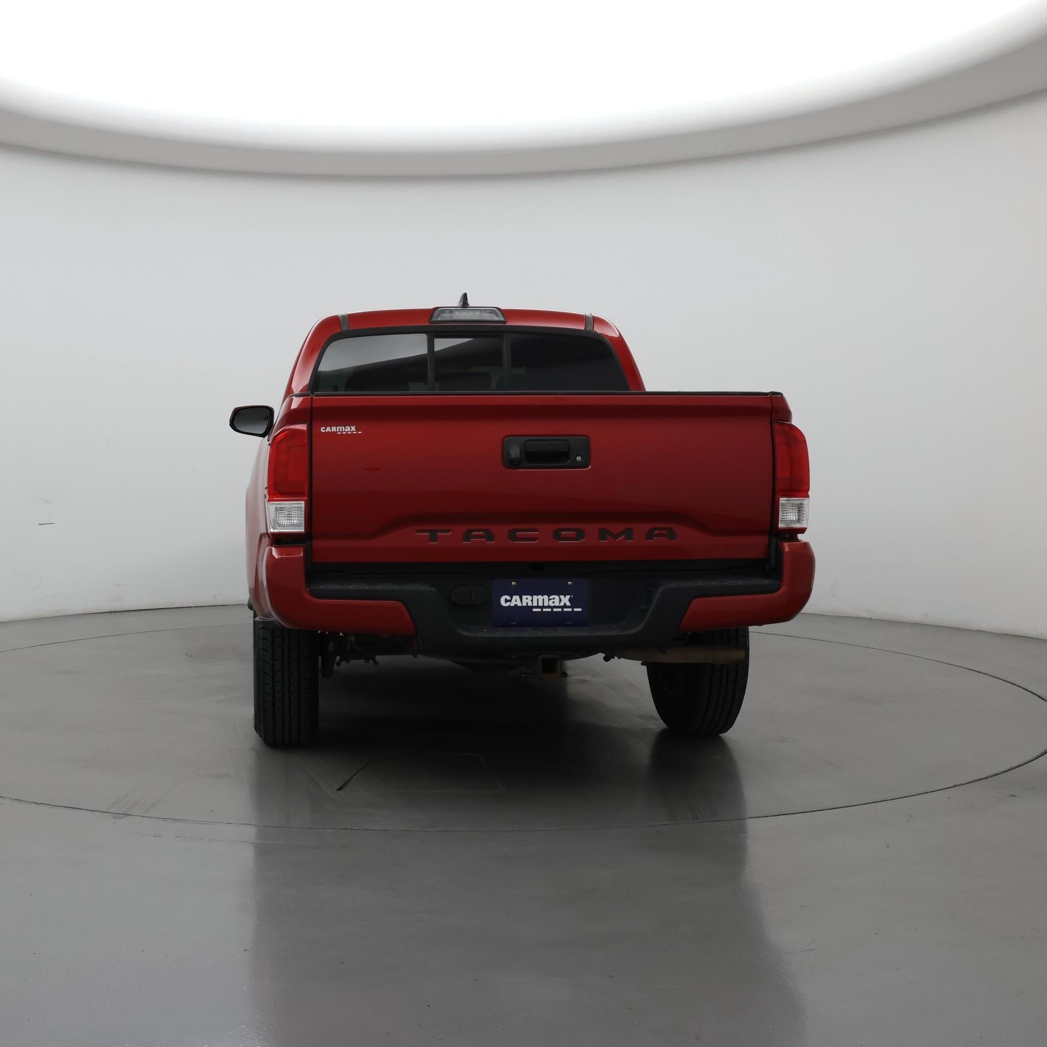 Thumbnail: 2017 Toyota Tacoma - 6