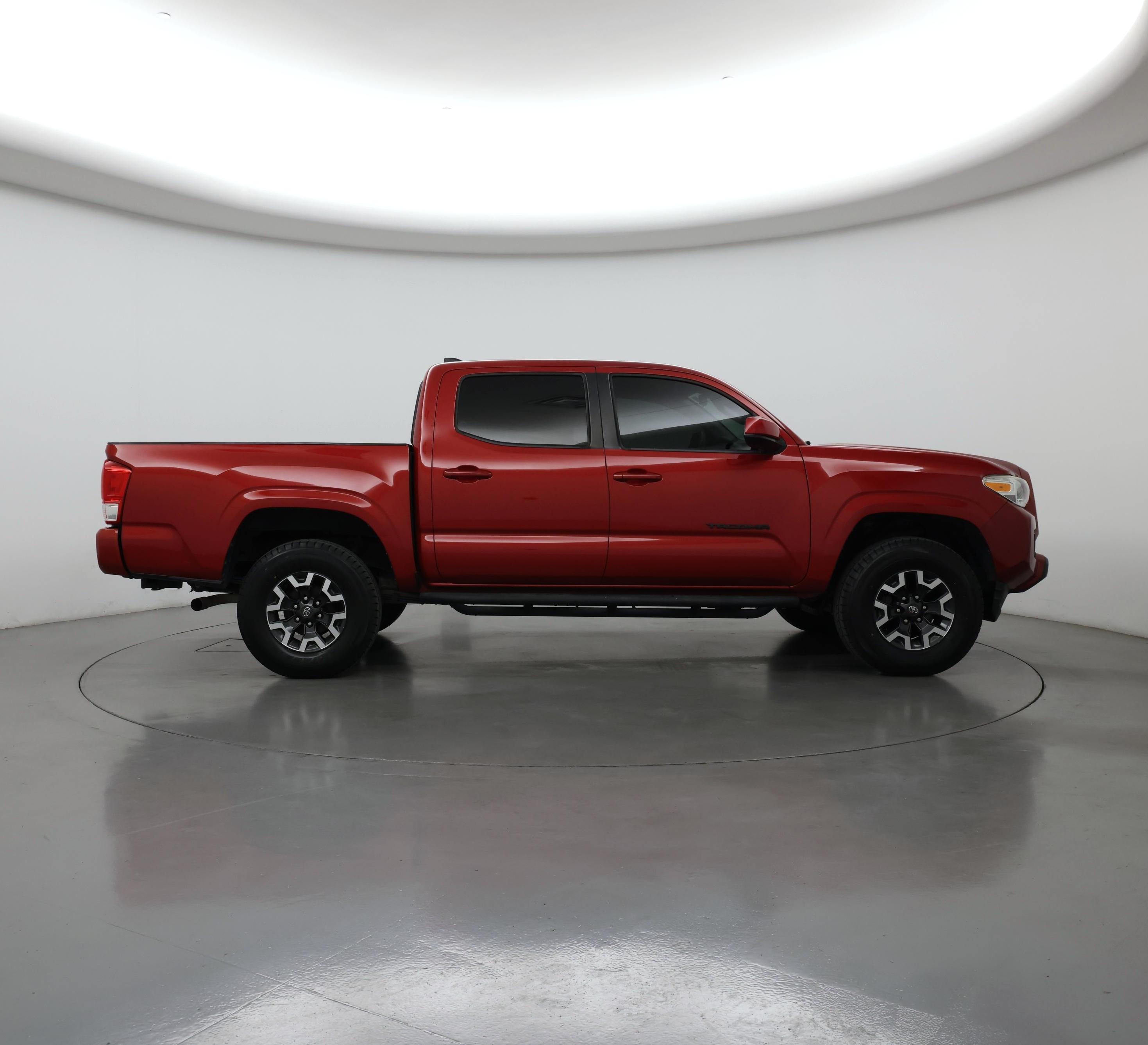 Thumbnail: 2017 Toyota Tacoma - 7