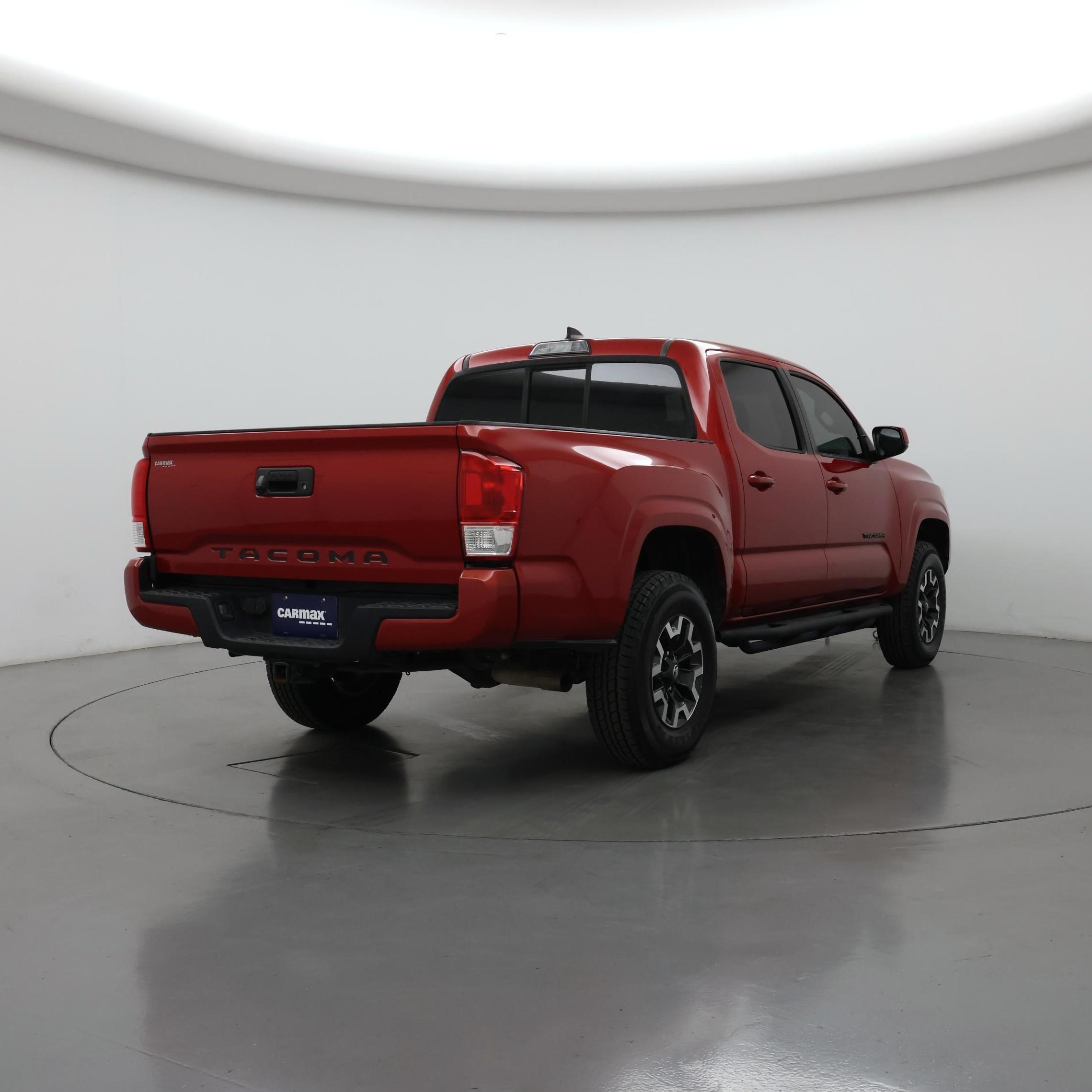 Thumbnail: 2017 Toyota Tacoma - 8