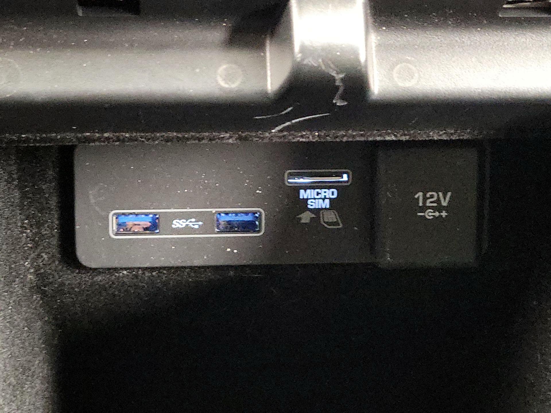 Thumbnail: 2020 Land Rover Range Rover Evoque - 19