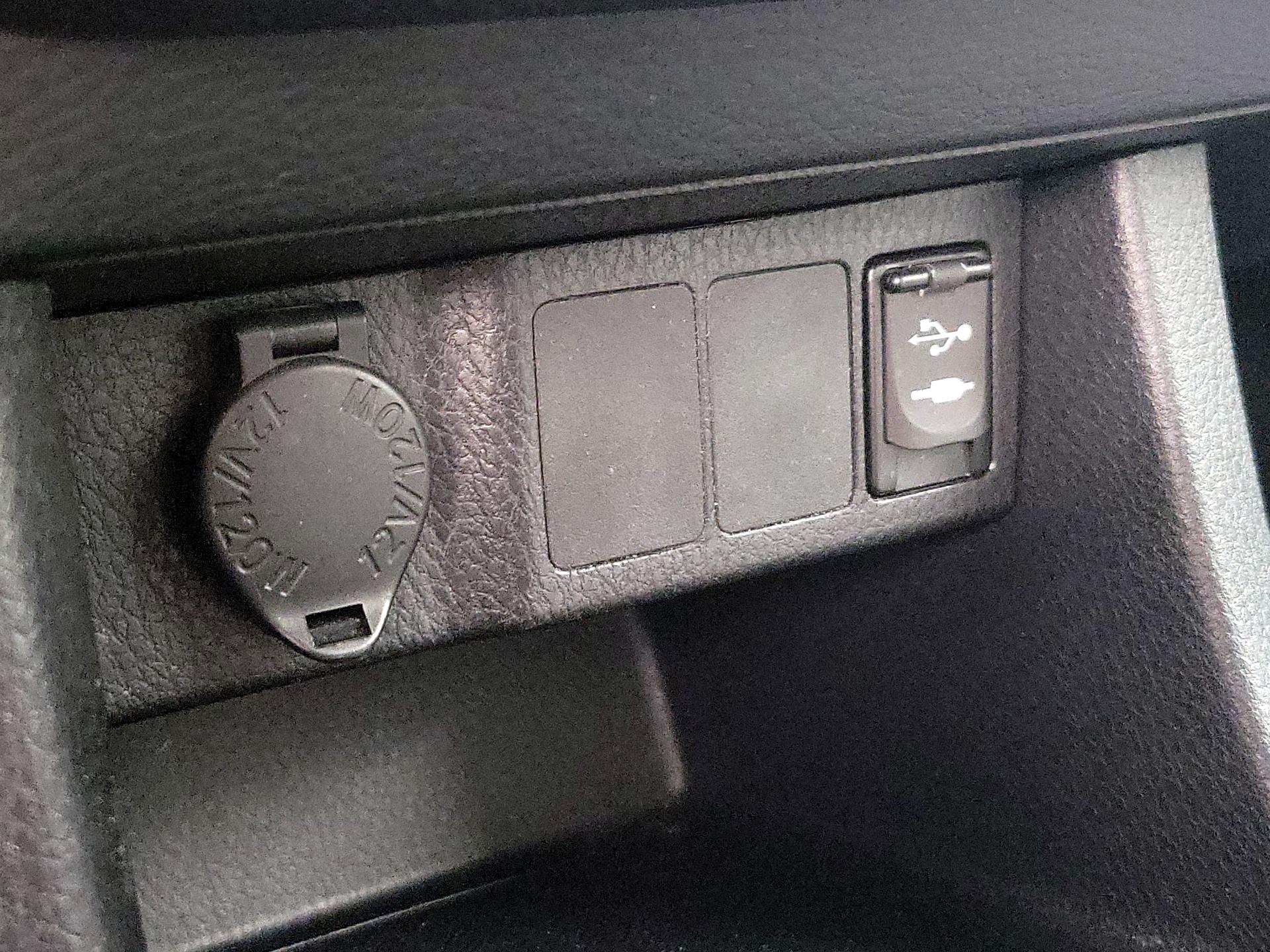 Thumbnail: 2014 Toyota Corolla - 18