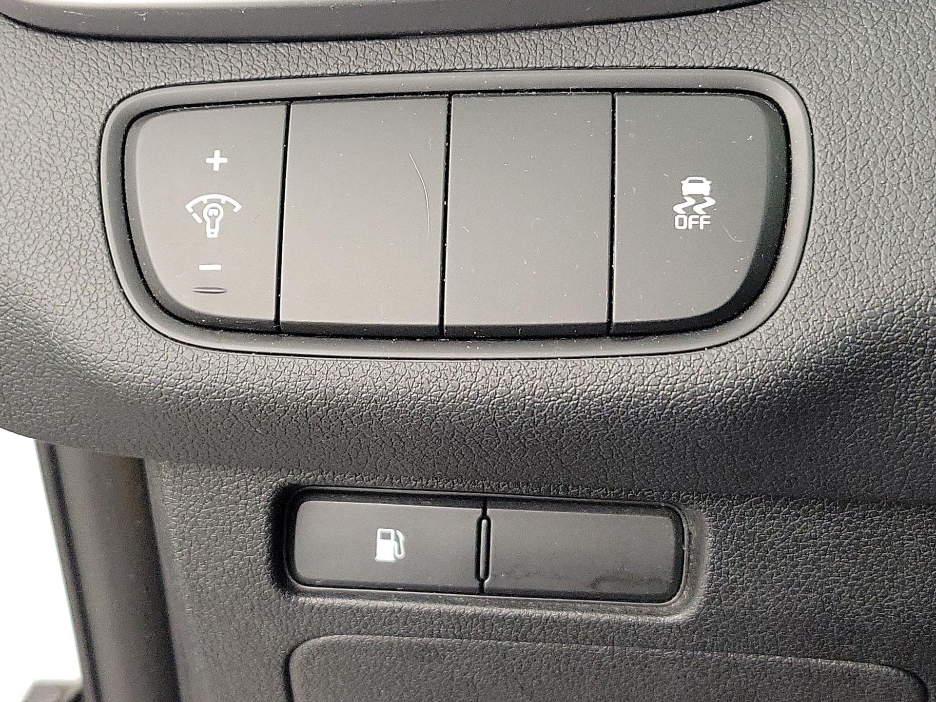 Thumbnail: 2016 Kia Sorento - 13