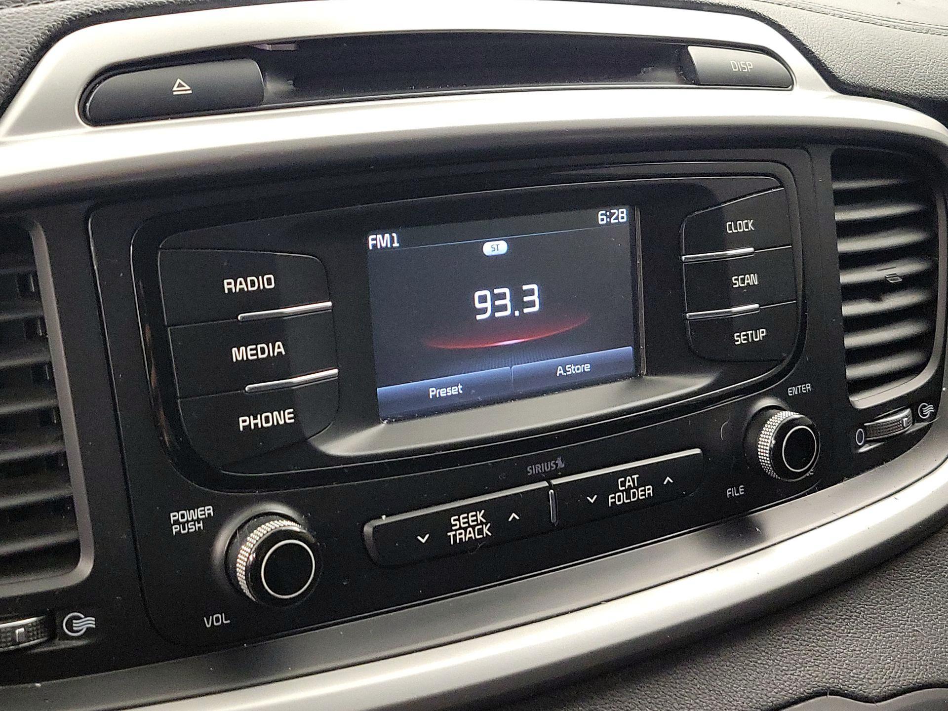 Thumbnail: 2016 Kia Sorento - 15