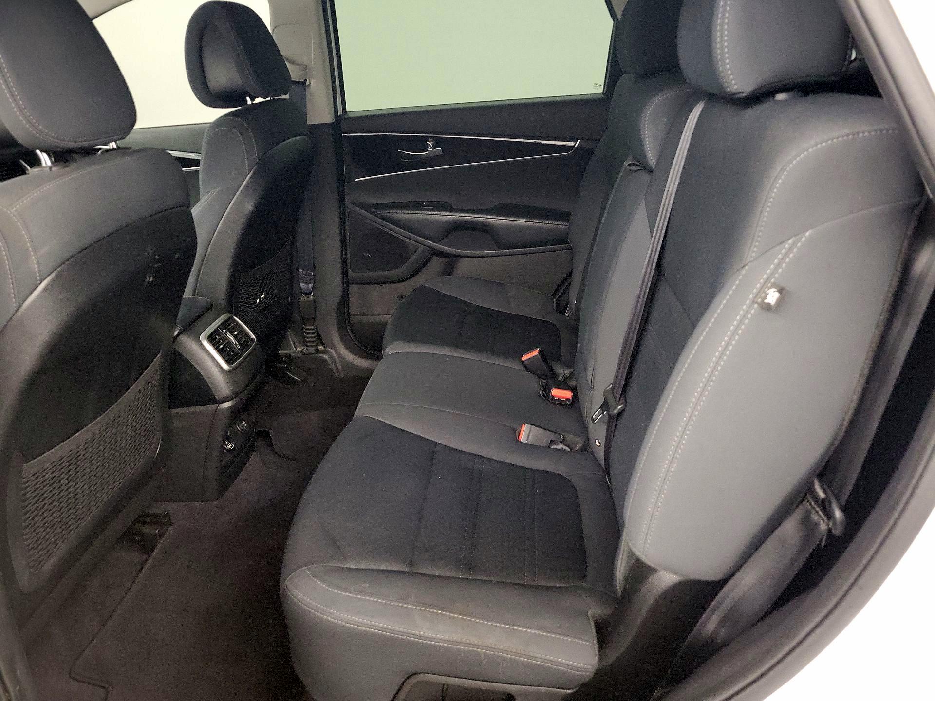 Thumbnail: 2016 Kia Sorento - 19