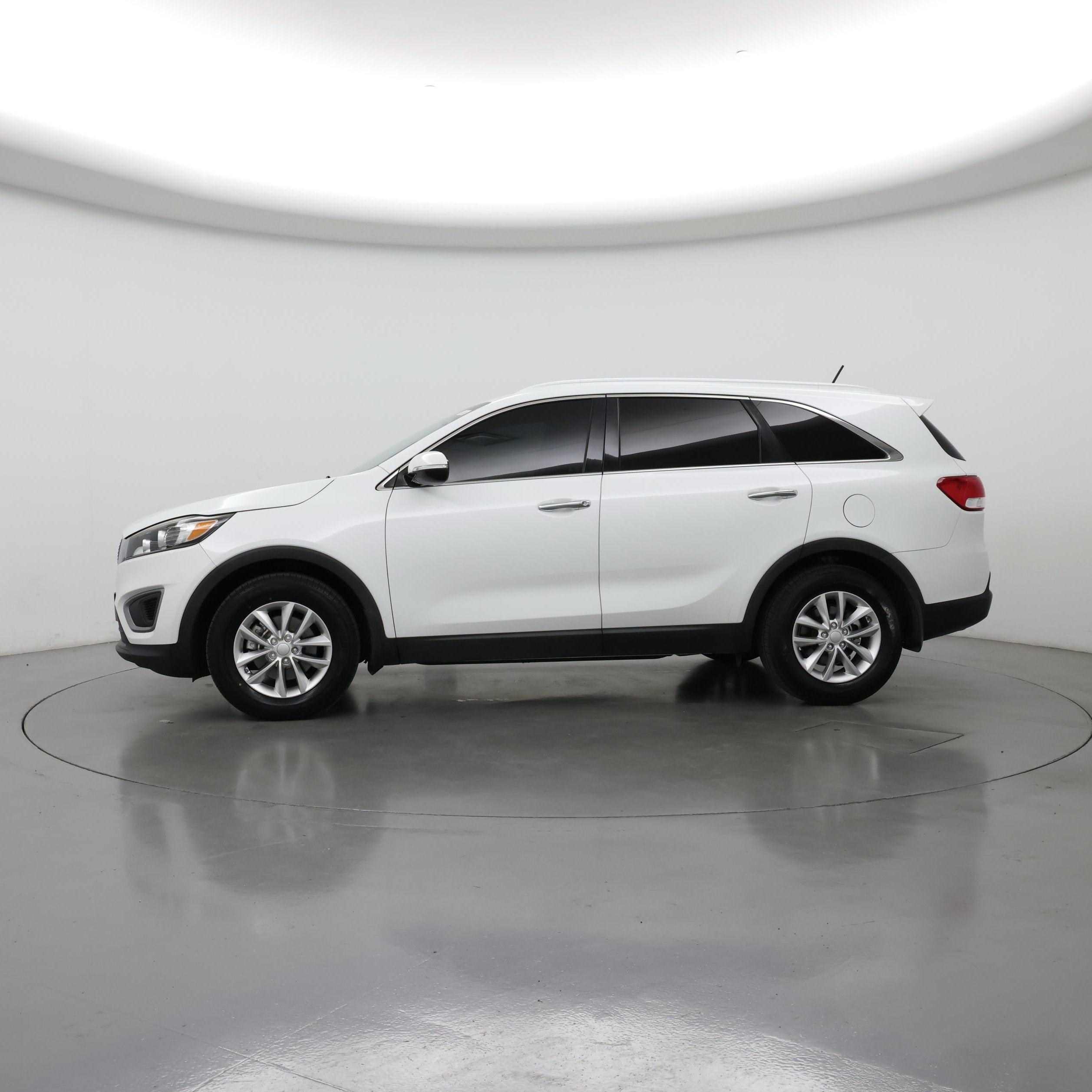 Thumbnail: 2016 Kia Sorento - 3