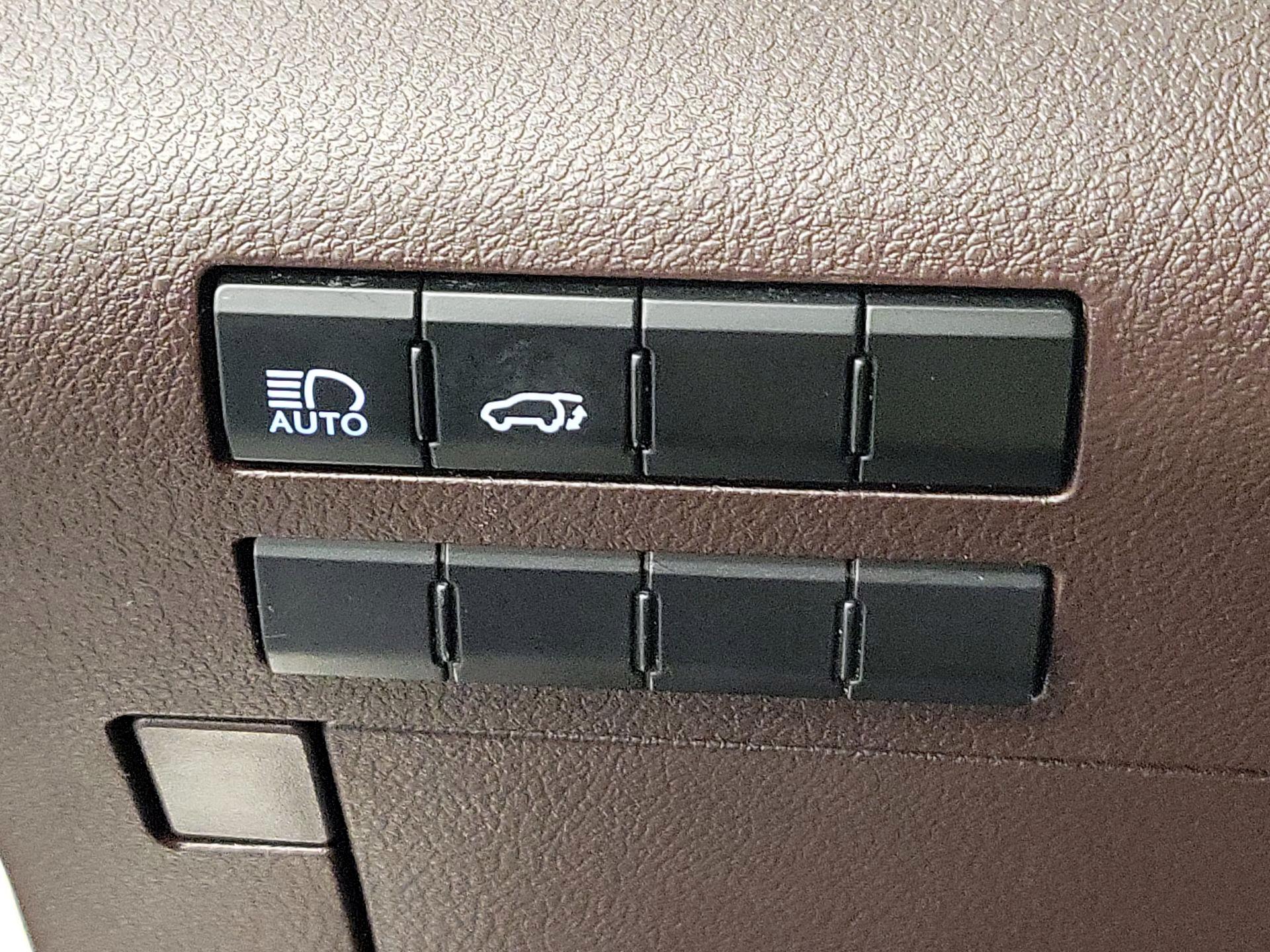 Thumbnail: 2016 Lexus RX - 13