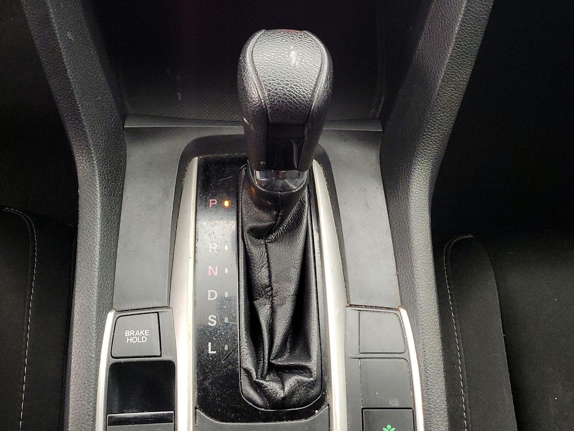 Thumbnail: 2017 Honda Civic - 17