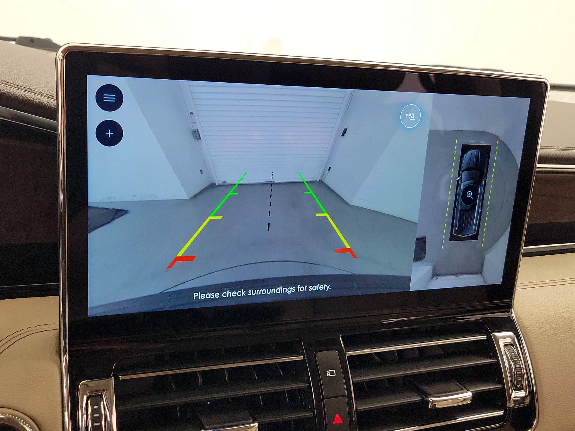 Thumbnail: 2023 Lincoln Navigator - 15