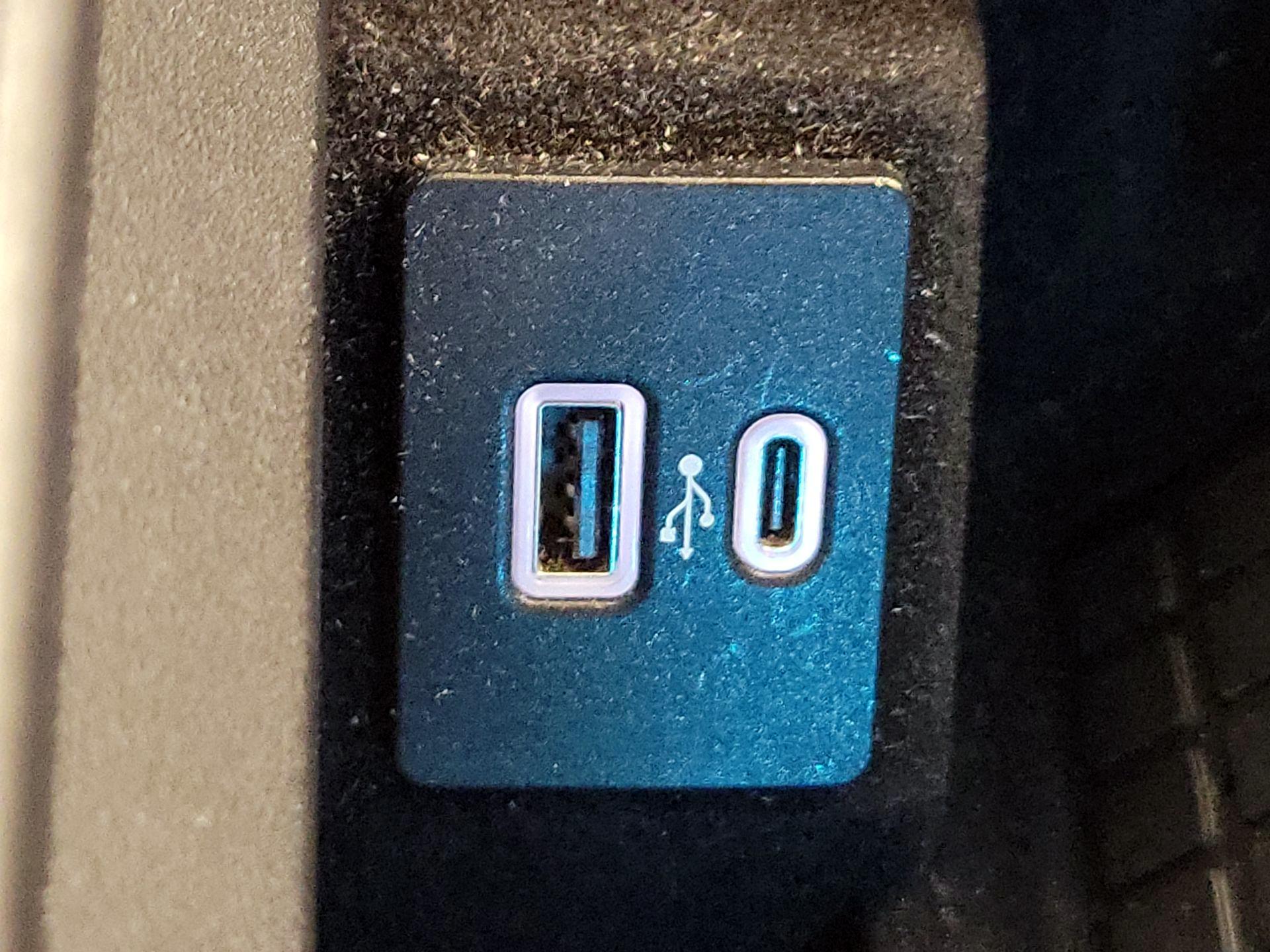 Thumbnail: 2023 Lincoln Navigator - 19