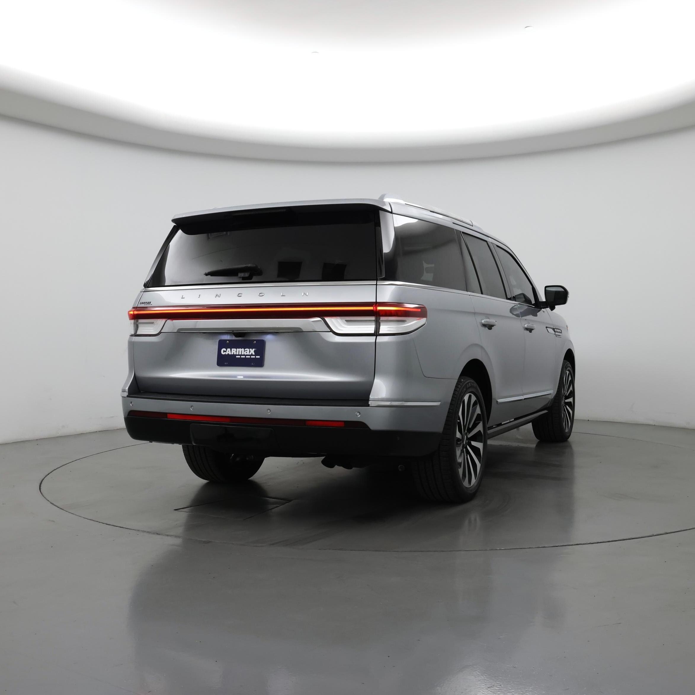 Thumbnail: 2023 Lincoln Navigator - 8