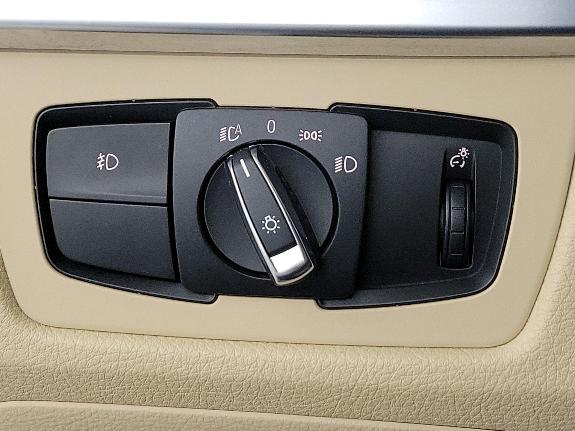 Thumbnail: 2015 BMW 3 Series - 13