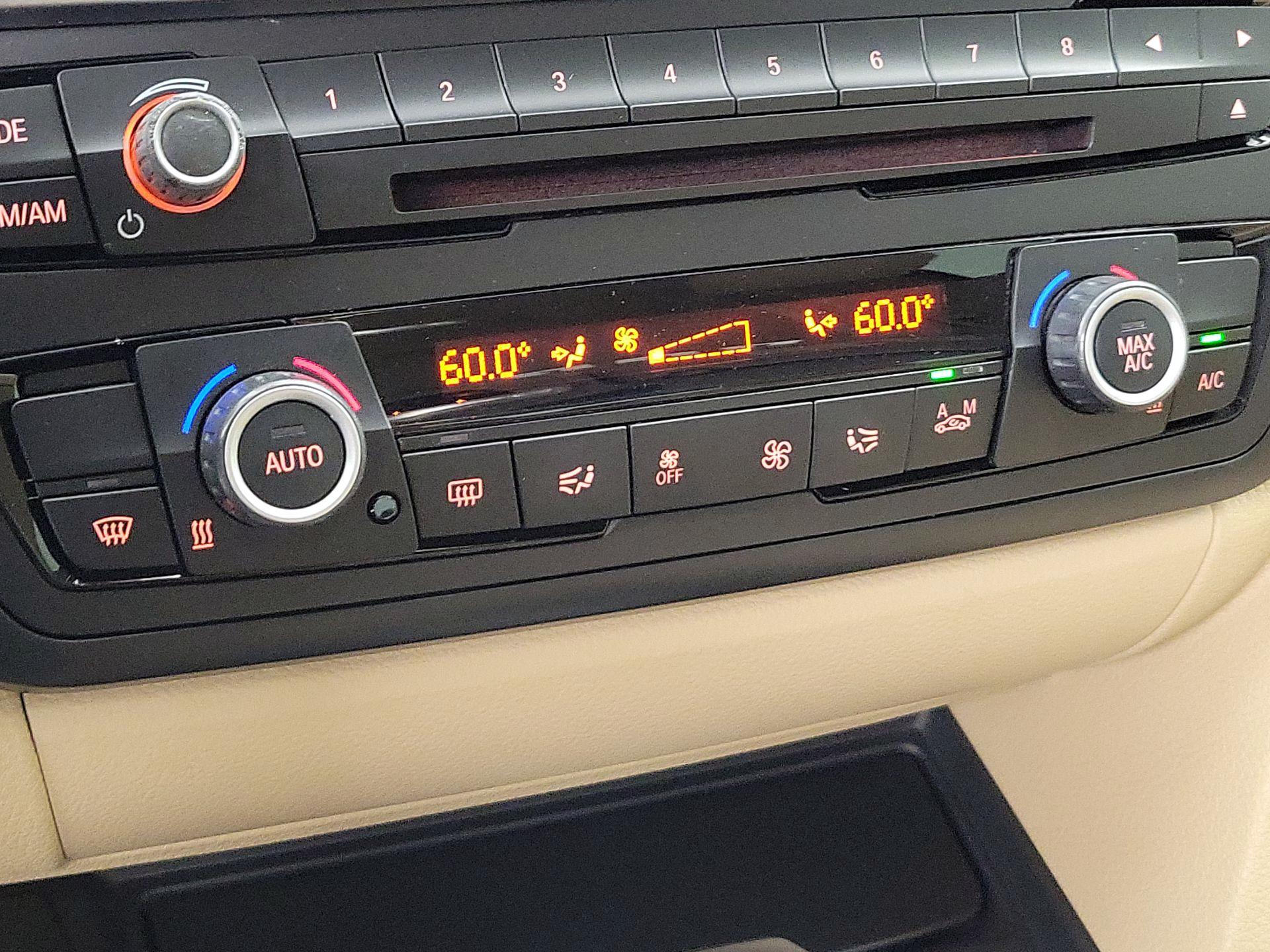 Thumbnail: 2015 BMW 3 Series - 16