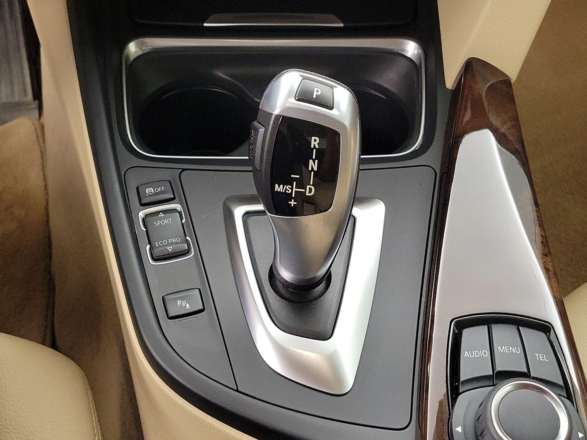 Thumbnail: 2015 BMW 3 Series - 17