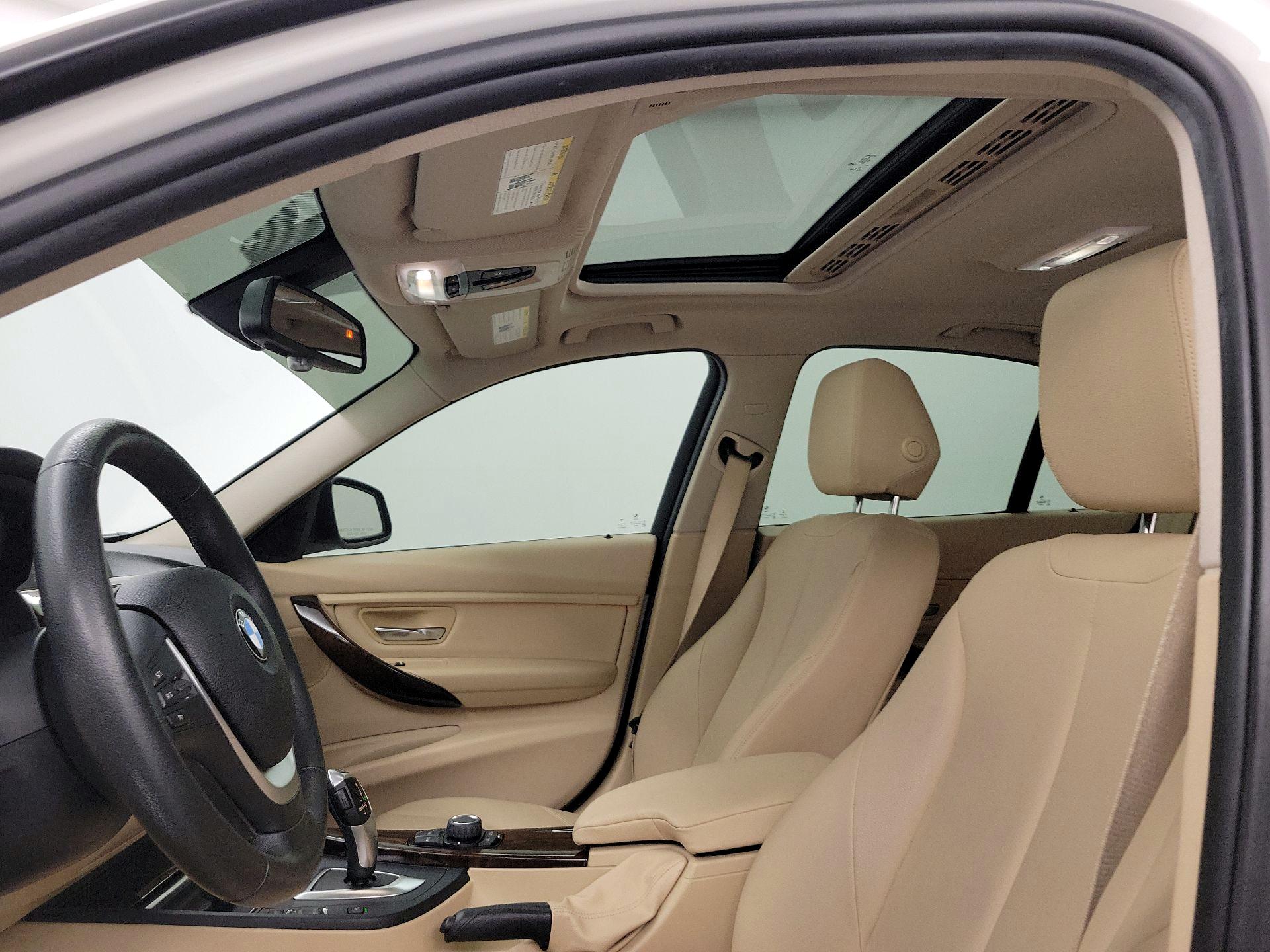 Thumbnail: 2015 BMW 3 Series - 19