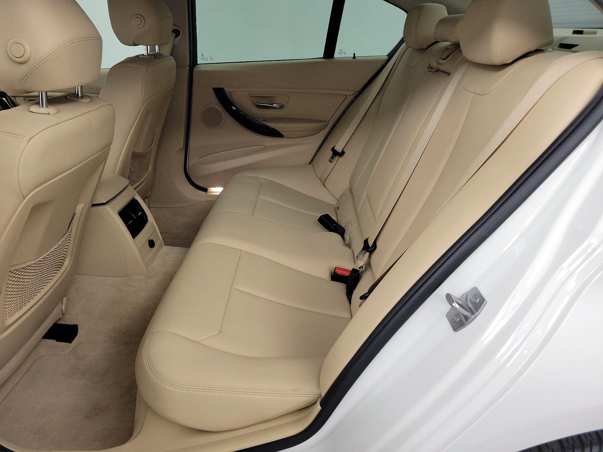 Thumbnail: 2015 BMW 3 Series - 20