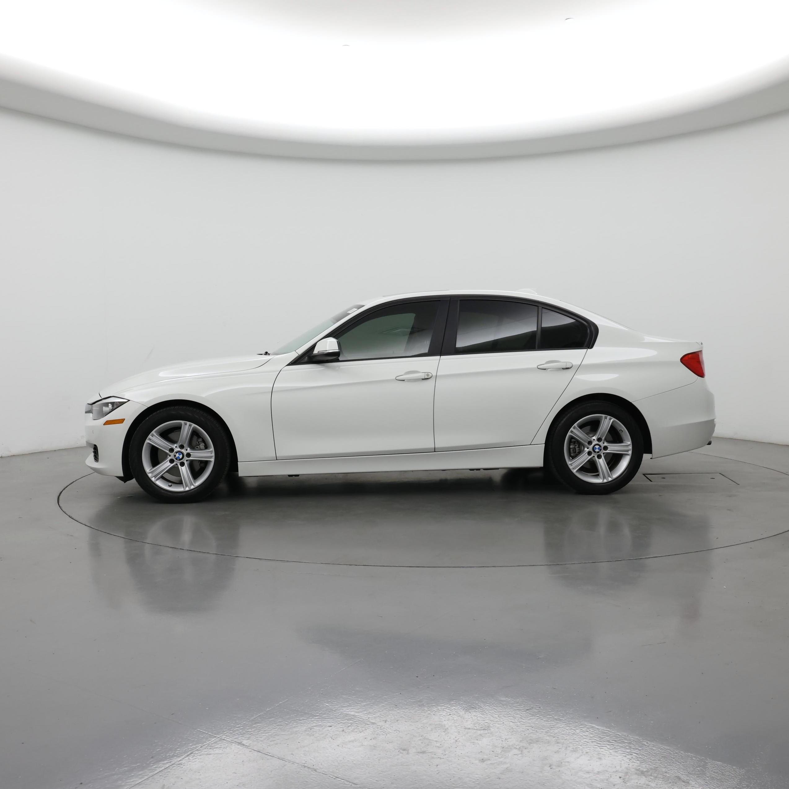 Thumbnail: 2015 BMW 3 Series - 3