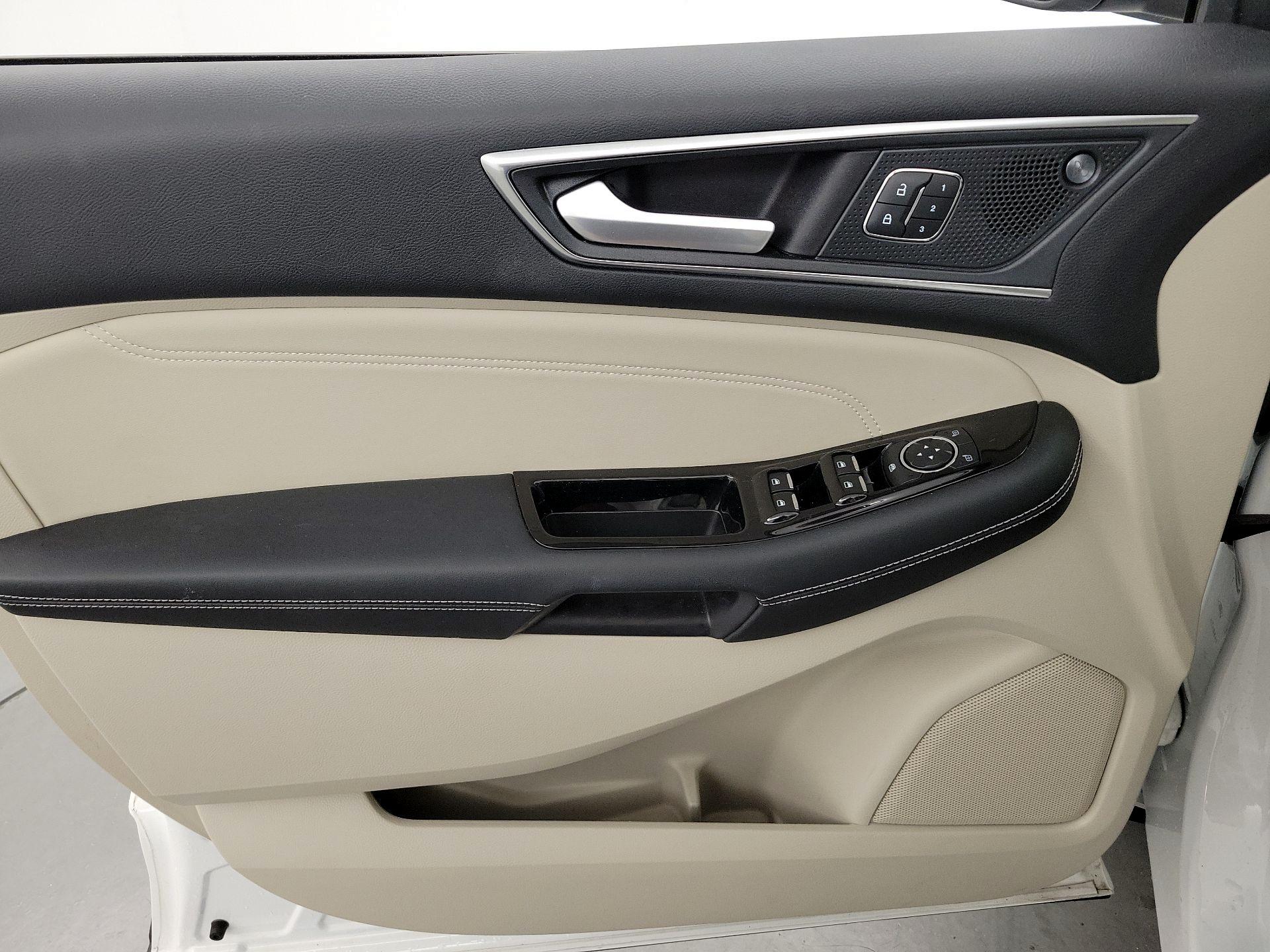 Thumbnail: 2020 Ford Edge - 12