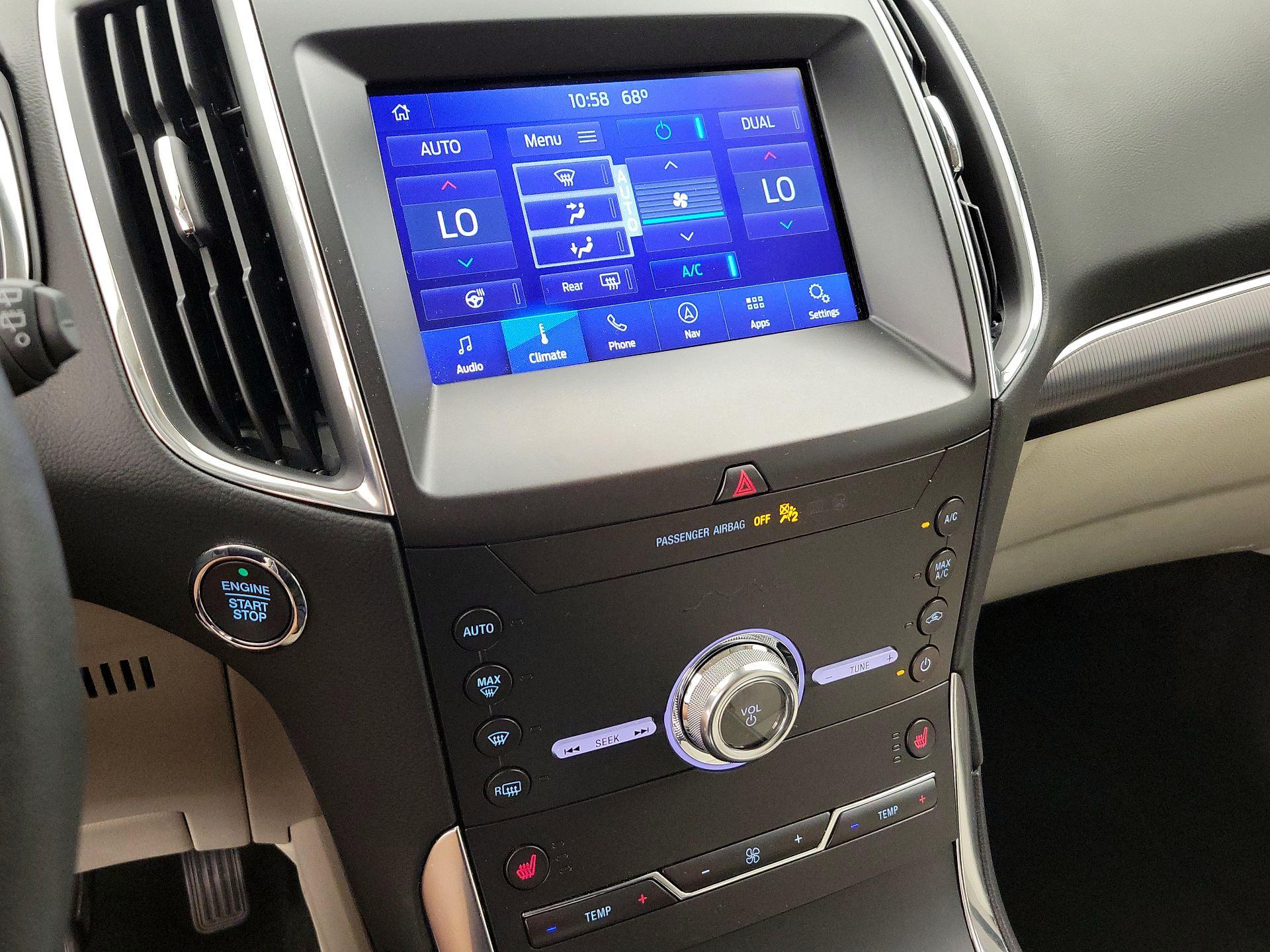 Thumbnail: 2020 Ford Edge - 17