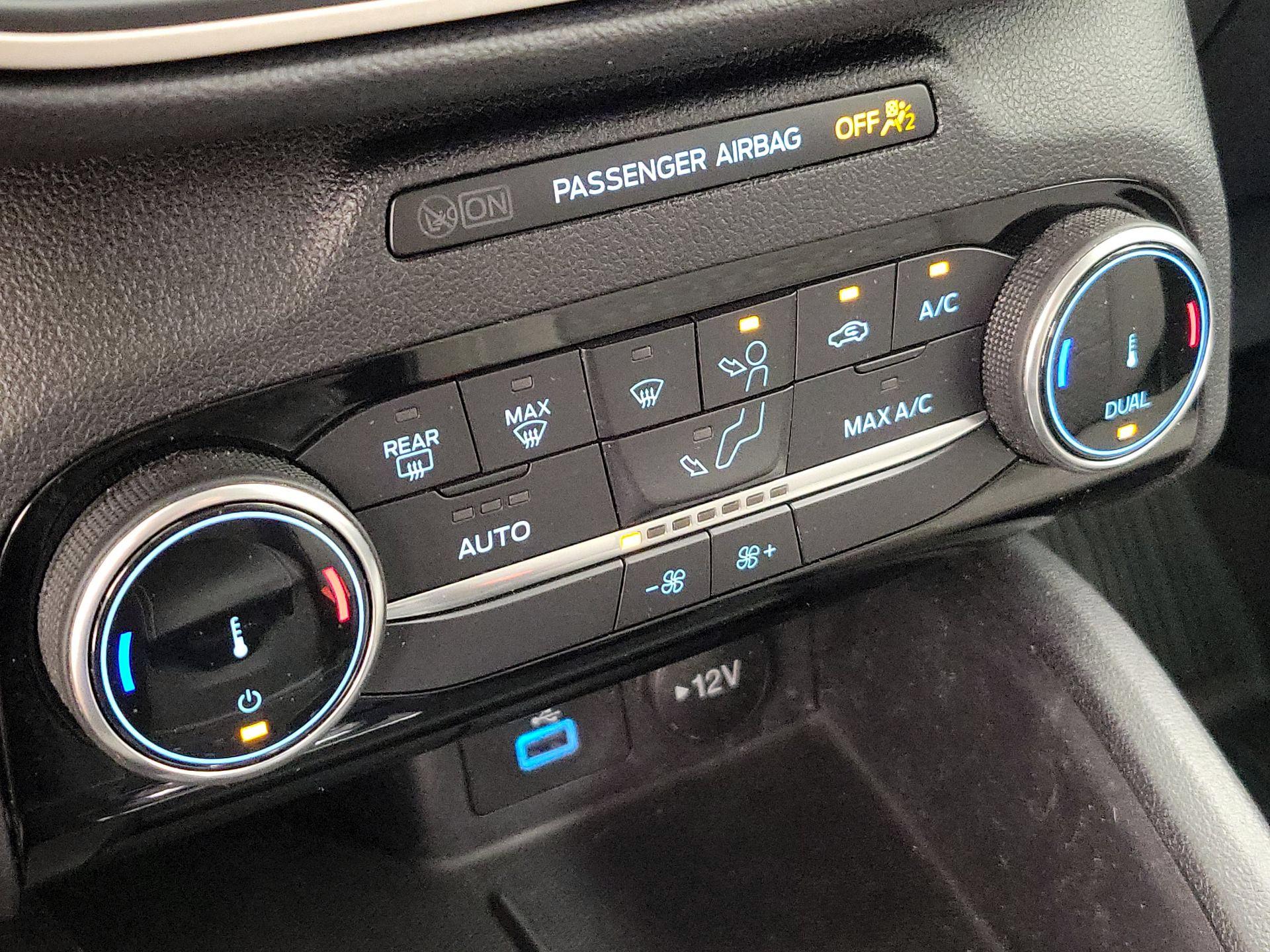 Thumbnail: 2022 Ford Escape - 16