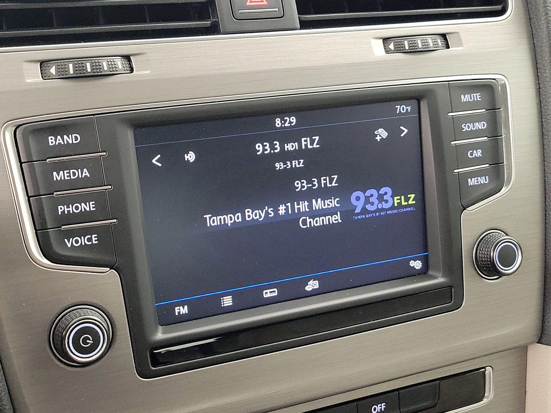 Thumbnail: 2017 Volkswagen Golf - 15