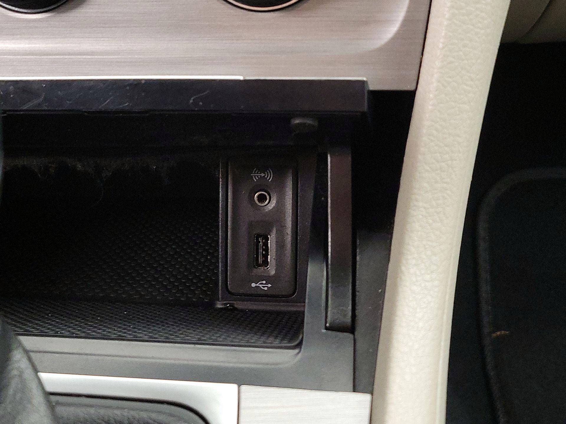 Thumbnail: 2017 Volkswagen Golf - 18