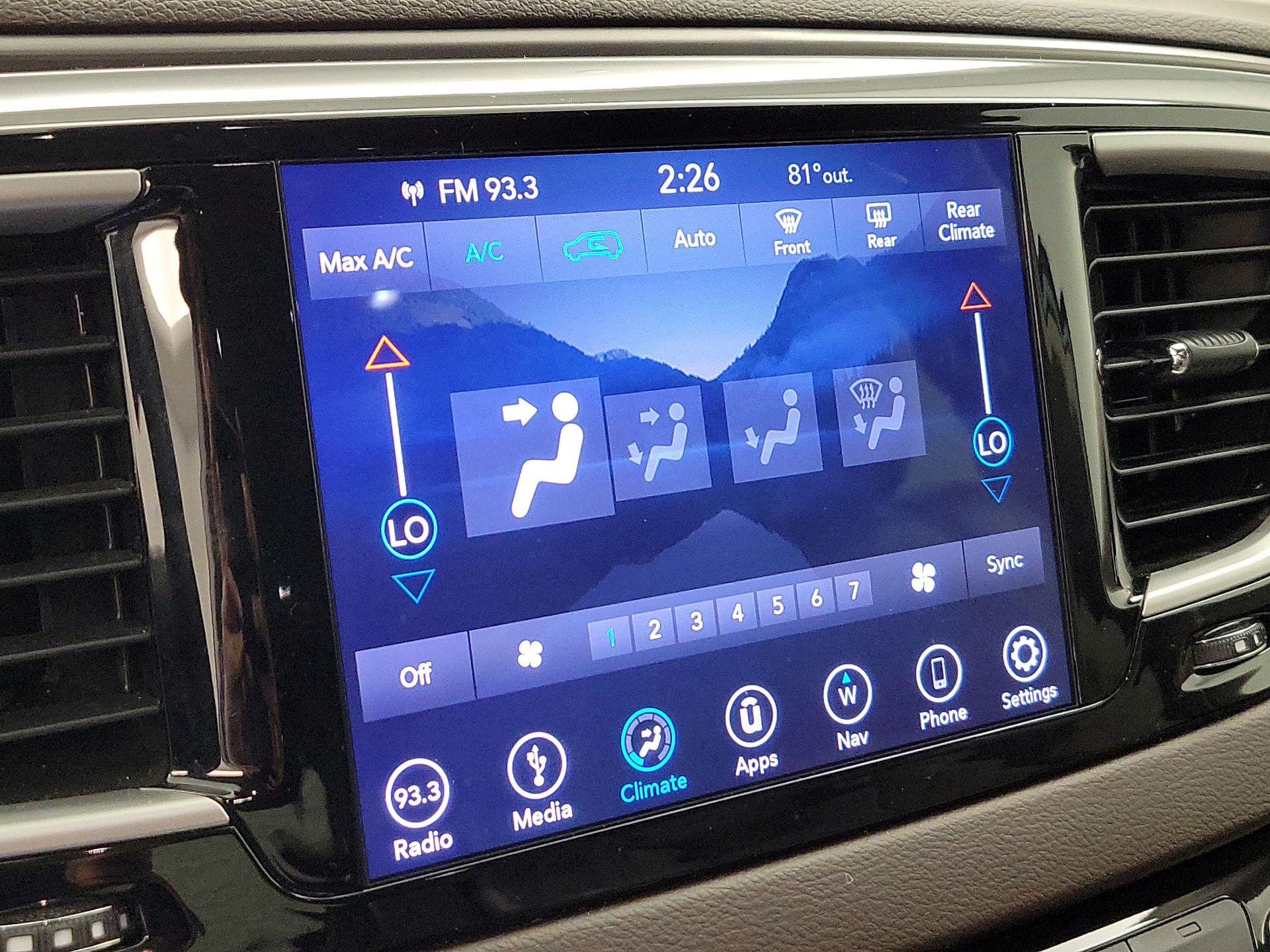 Thumbnail: 2018 Chrysler Pacifica - 17