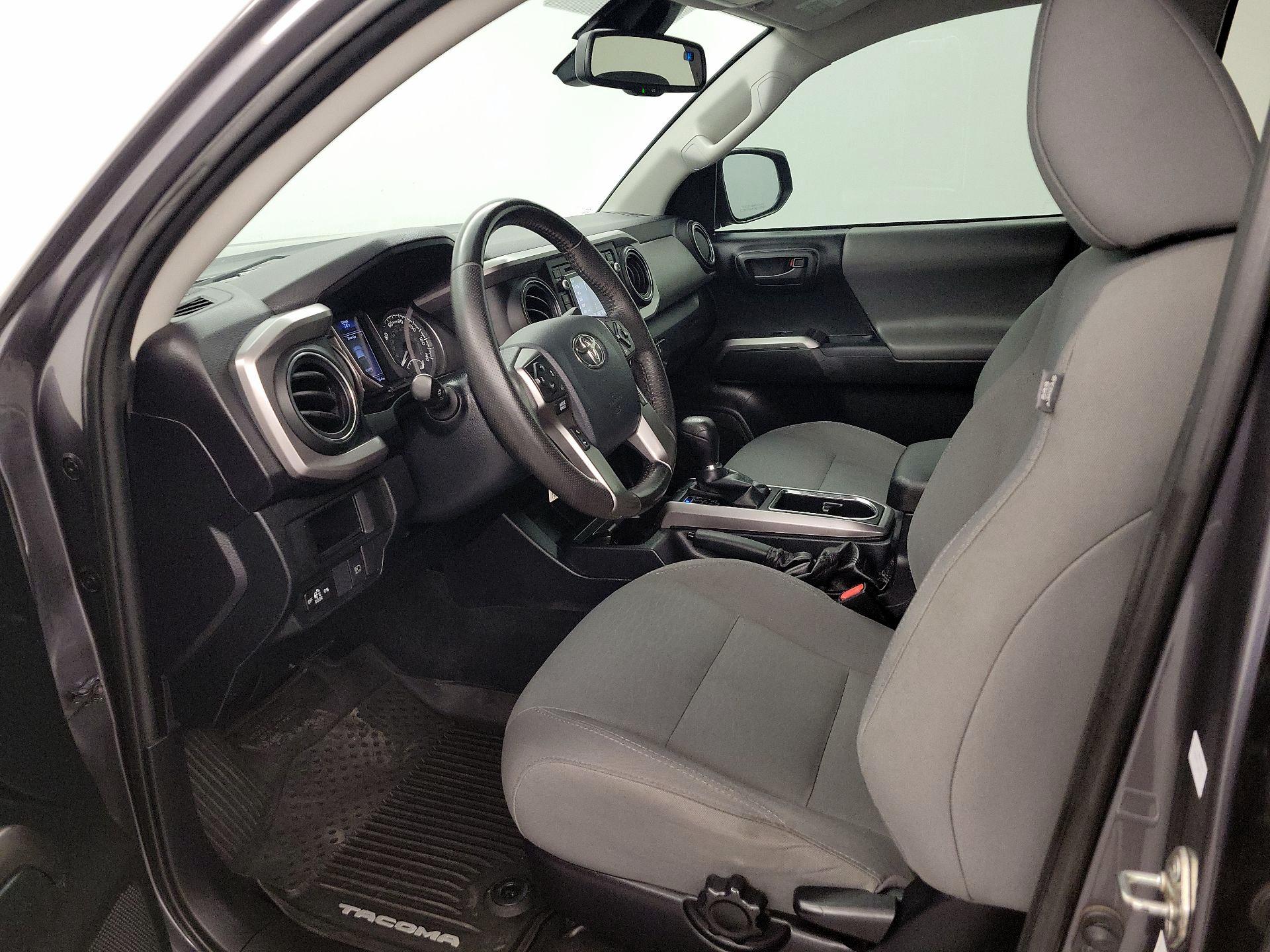 Thumbnail: 2019 Toyota Tacoma - 11