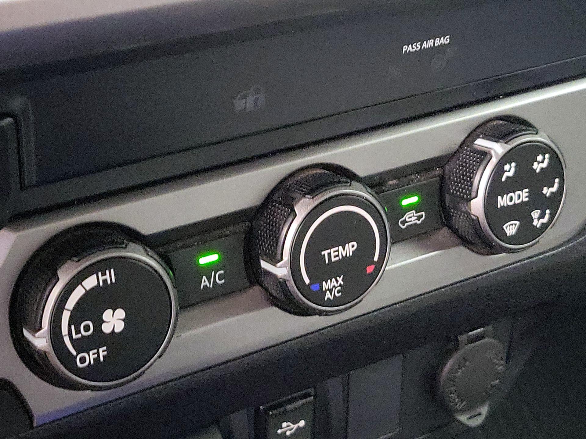 Thumbnail: 2019 Toyota Tacoma - 16