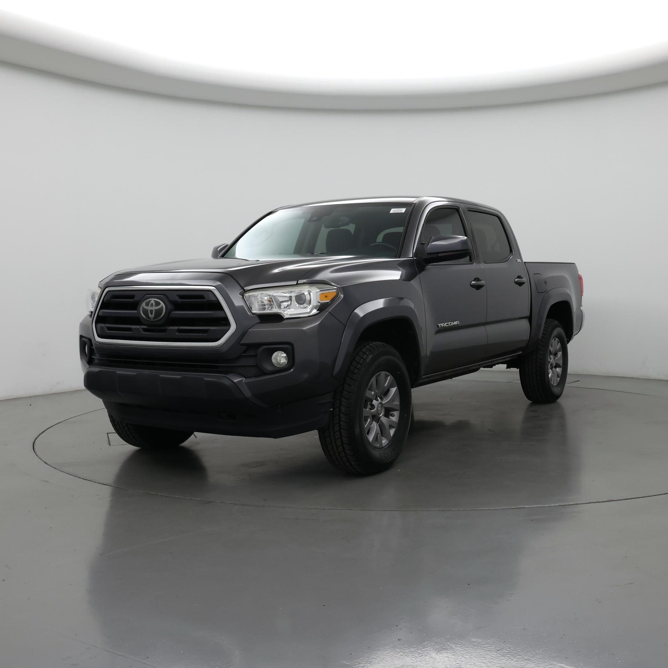 Thumbnail: 2019 Toyota Tacoma - 4