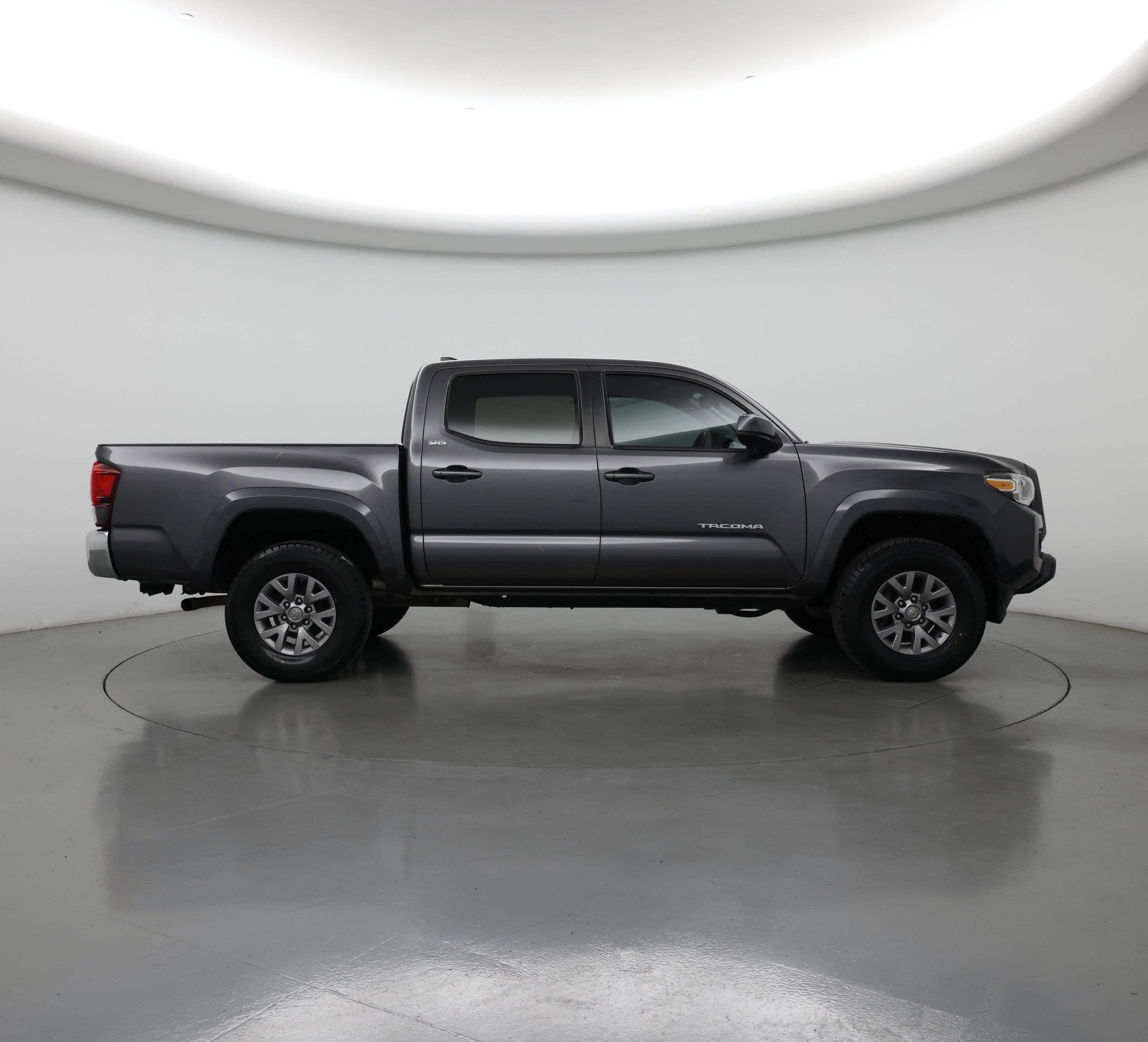 Thumbnail: 2019 Toyota Tacoma - 7