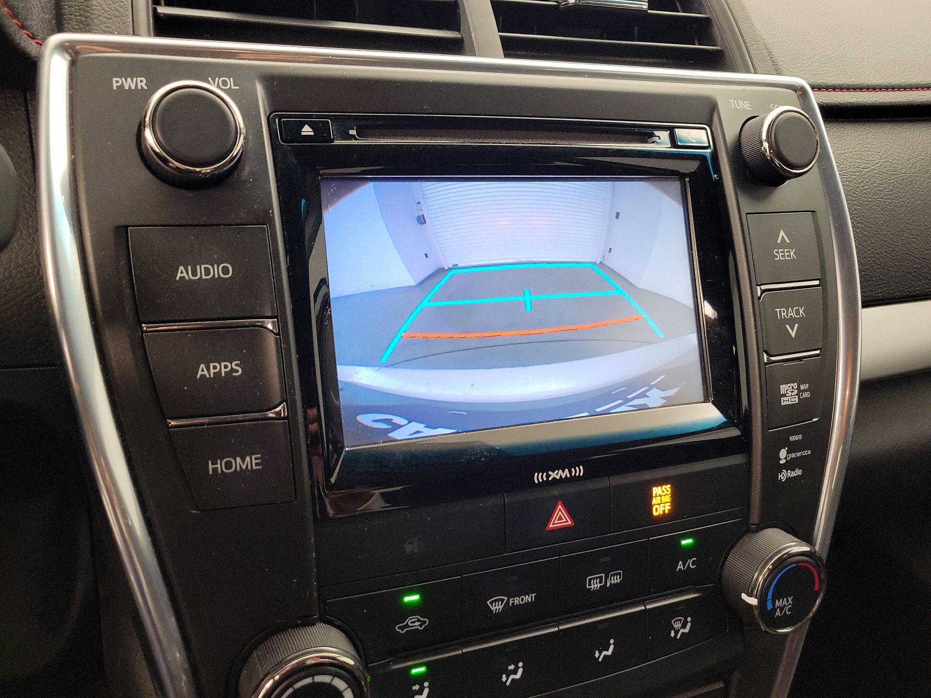 Thumbnail: 2016 Toyota Camry - 15