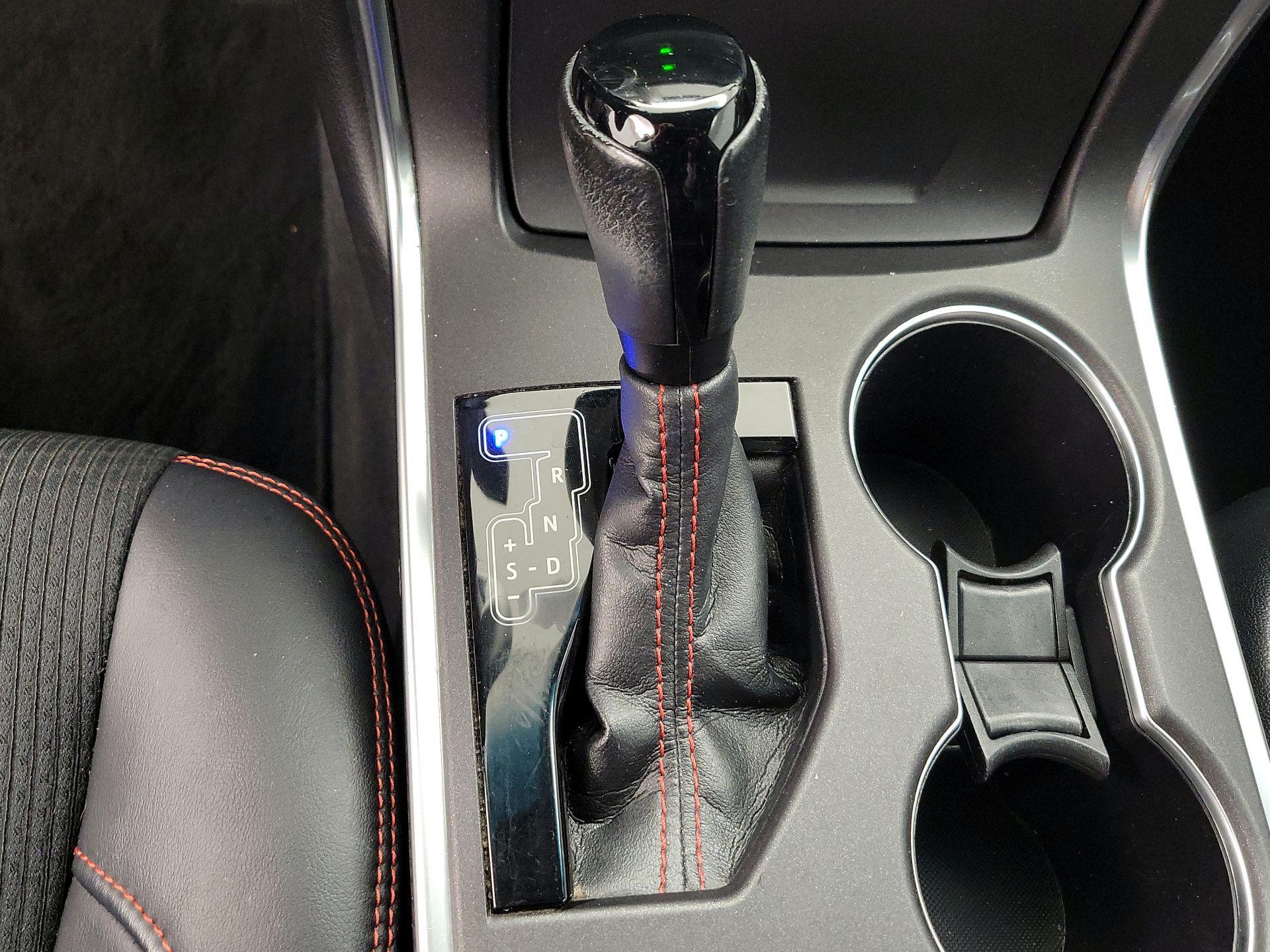 Thumbnail: 2016 Toyota Camry - 18