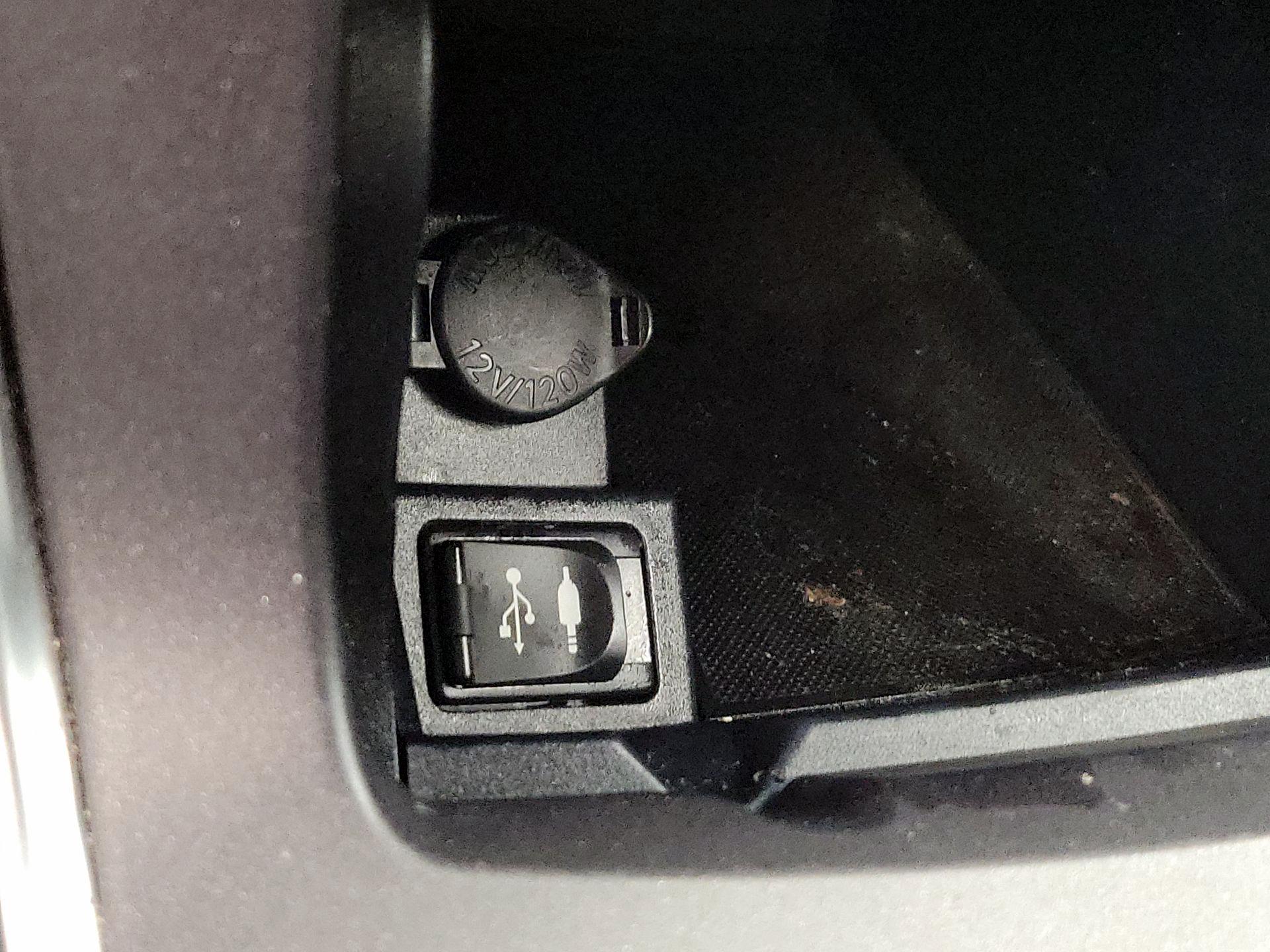 Thumbnail: 2016 Toyota Camry - 19