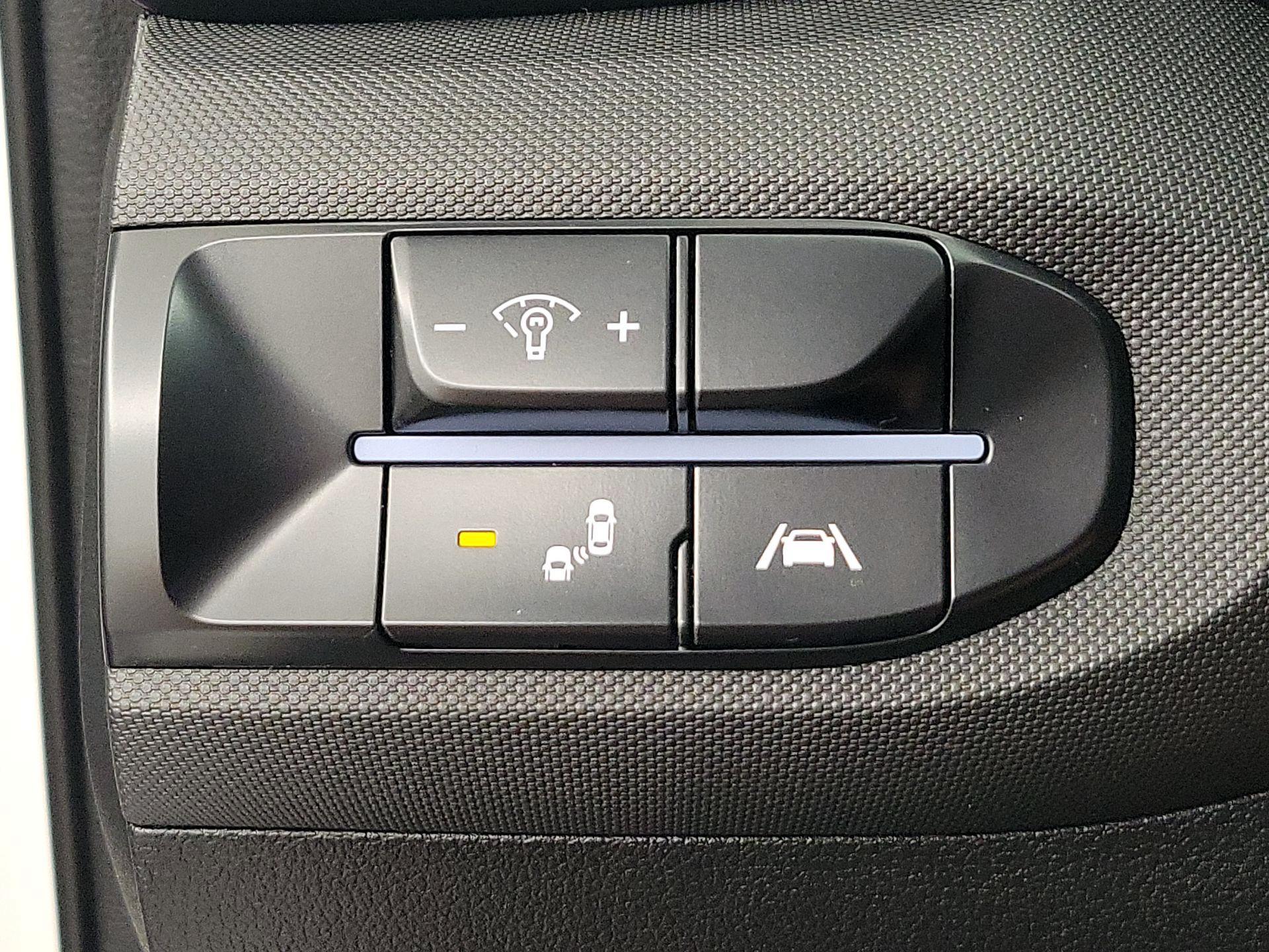 Thumbnail: 2021 Hyundai Veloster - 13