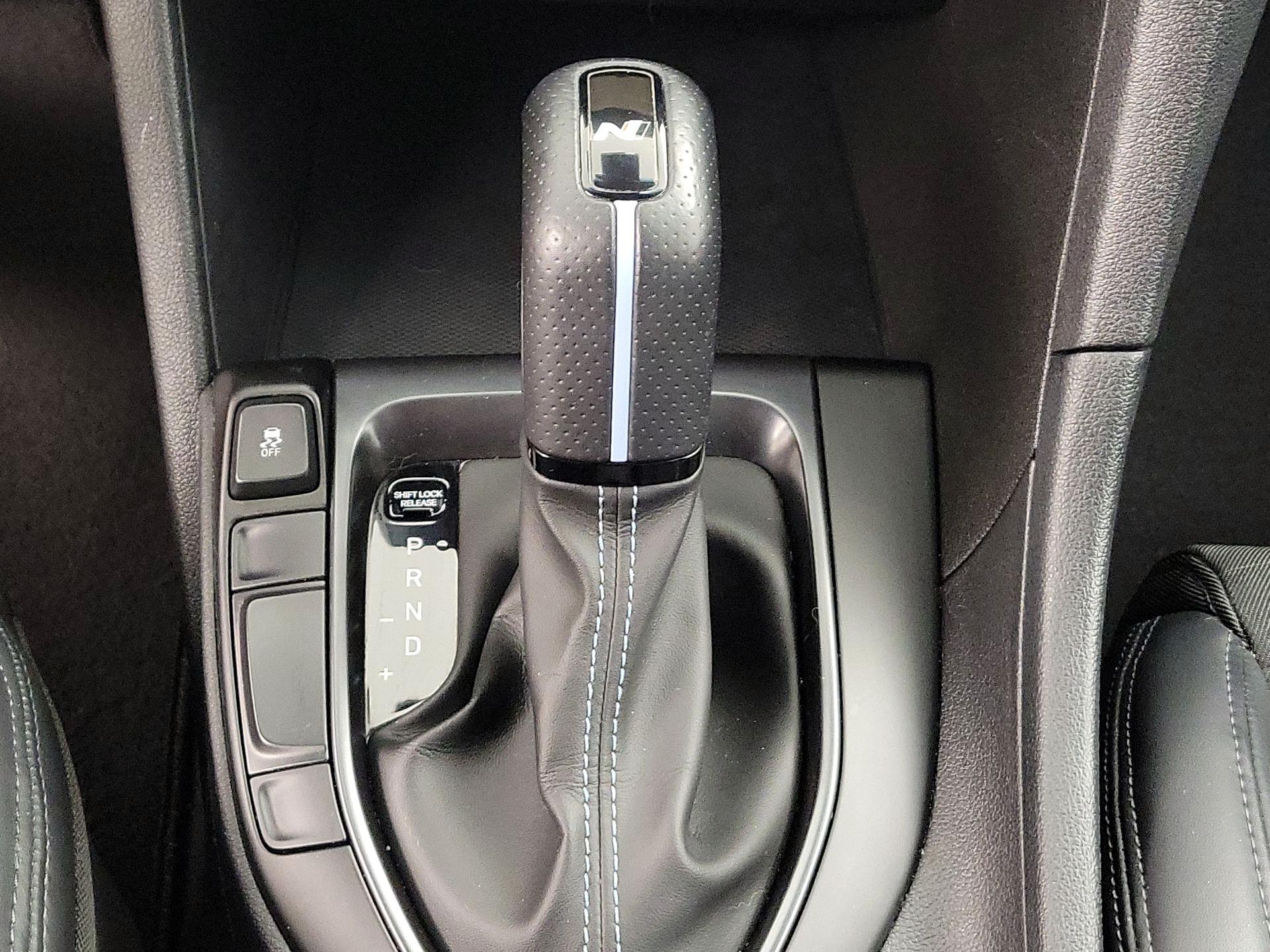 Thumbnail: 2021 Hyundai Veloster - 18