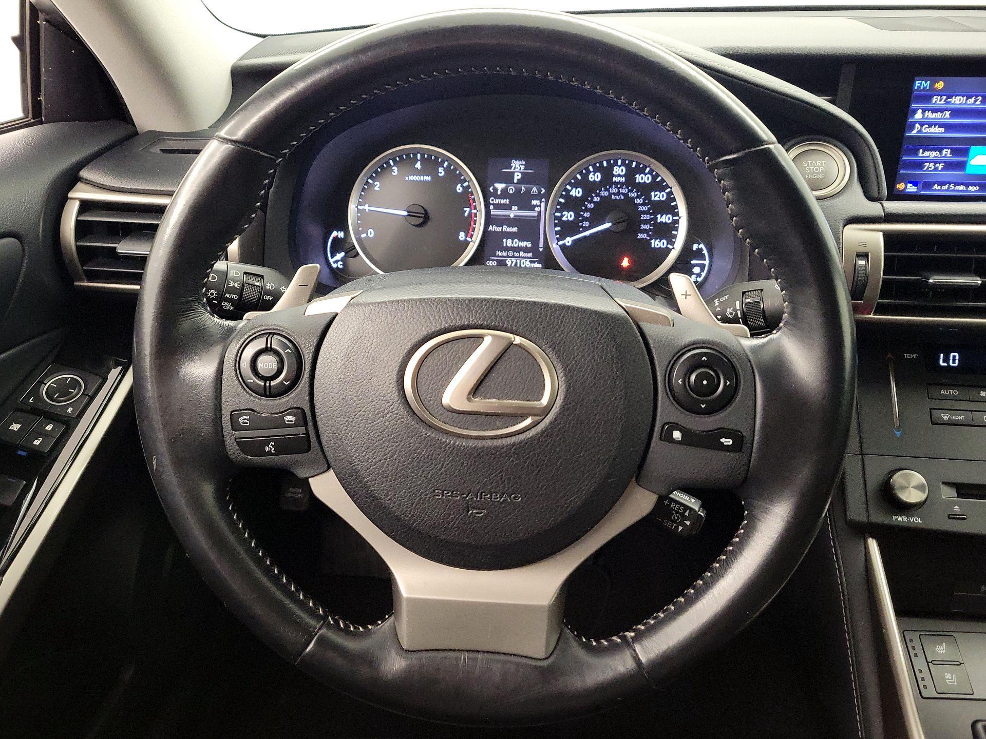 Thumbnail: 2016 Lexus IS - 10