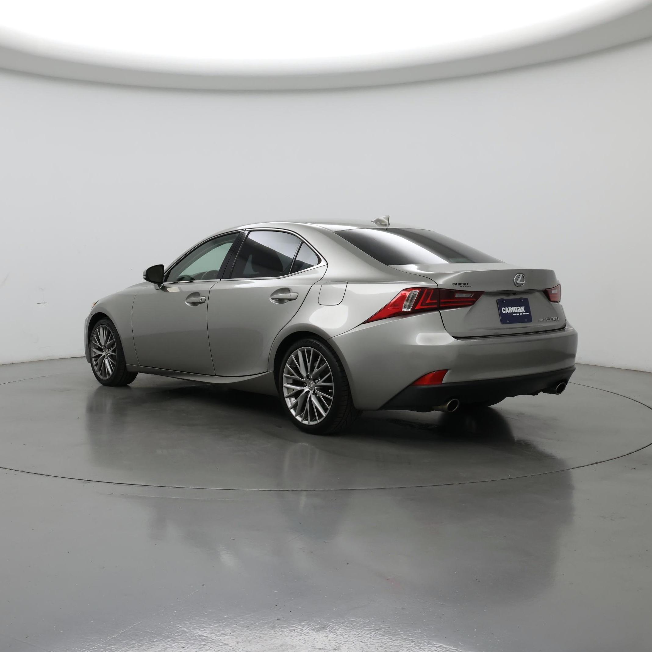 Thumbnail: 2016 Lexus IS - 2