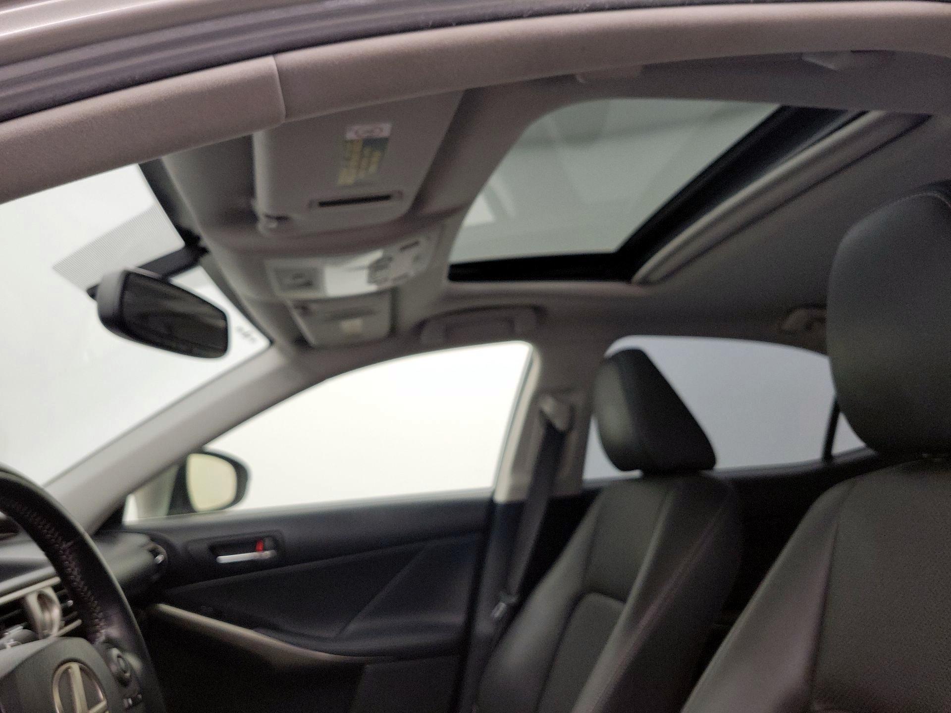 Thumbnail: 2016 Lexus IS - 20