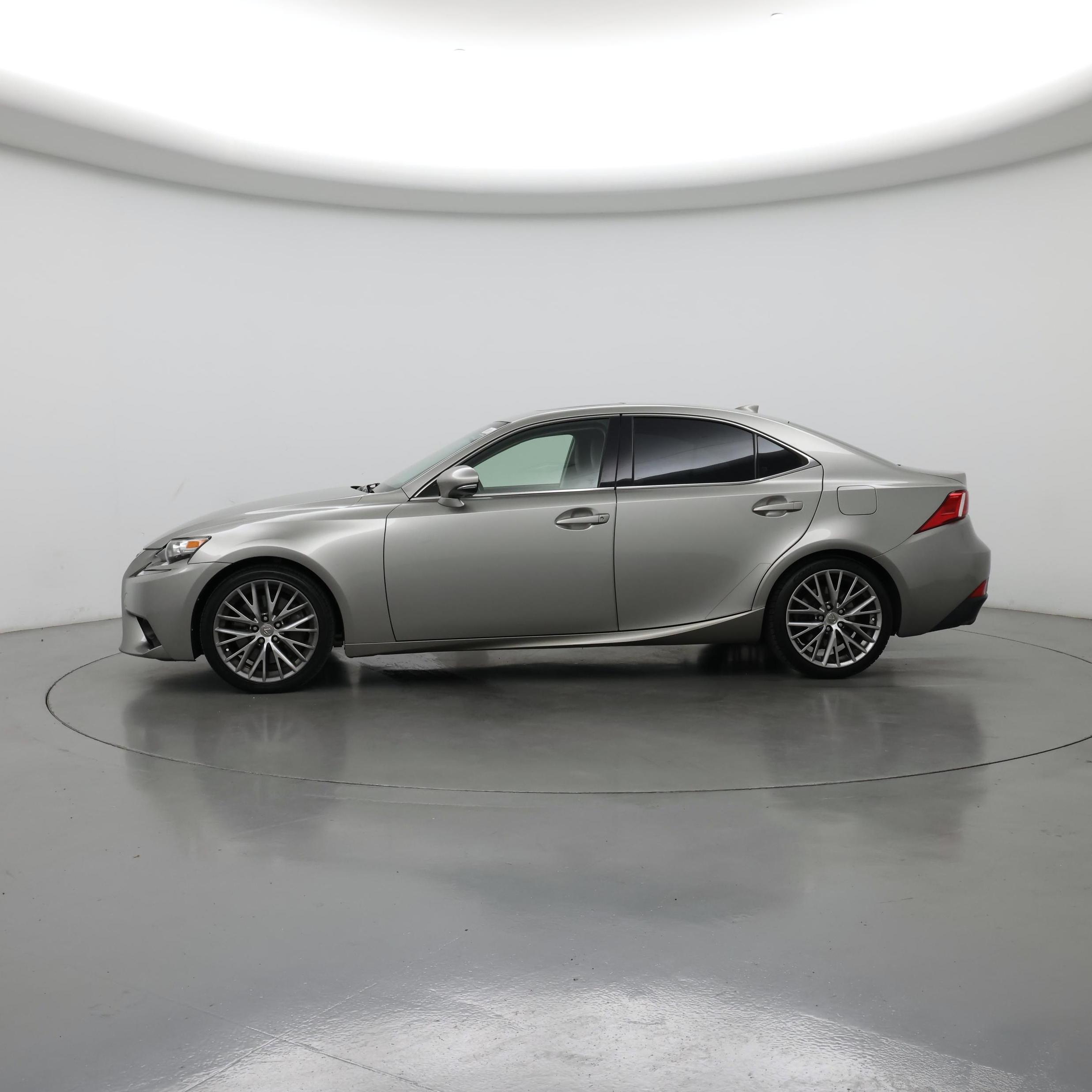 Thumbnail: 2016 Lexus IS - 3