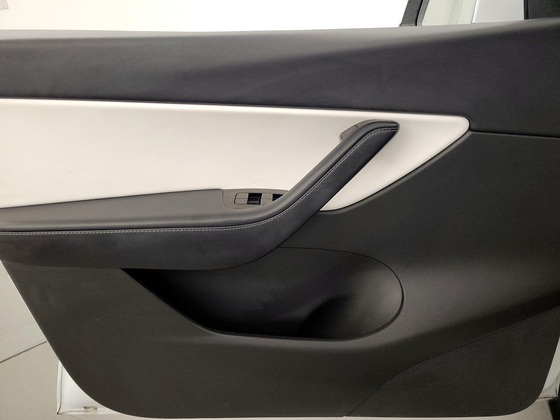 Thumbnail: 2021 Tesla Model Y - 12