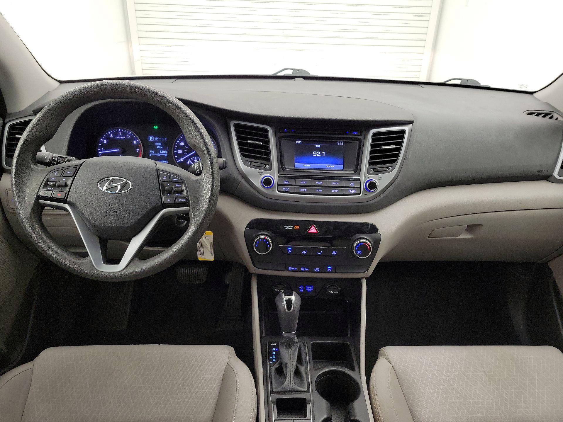 Thumbnail: 2016 Hyundai Tucson - 9